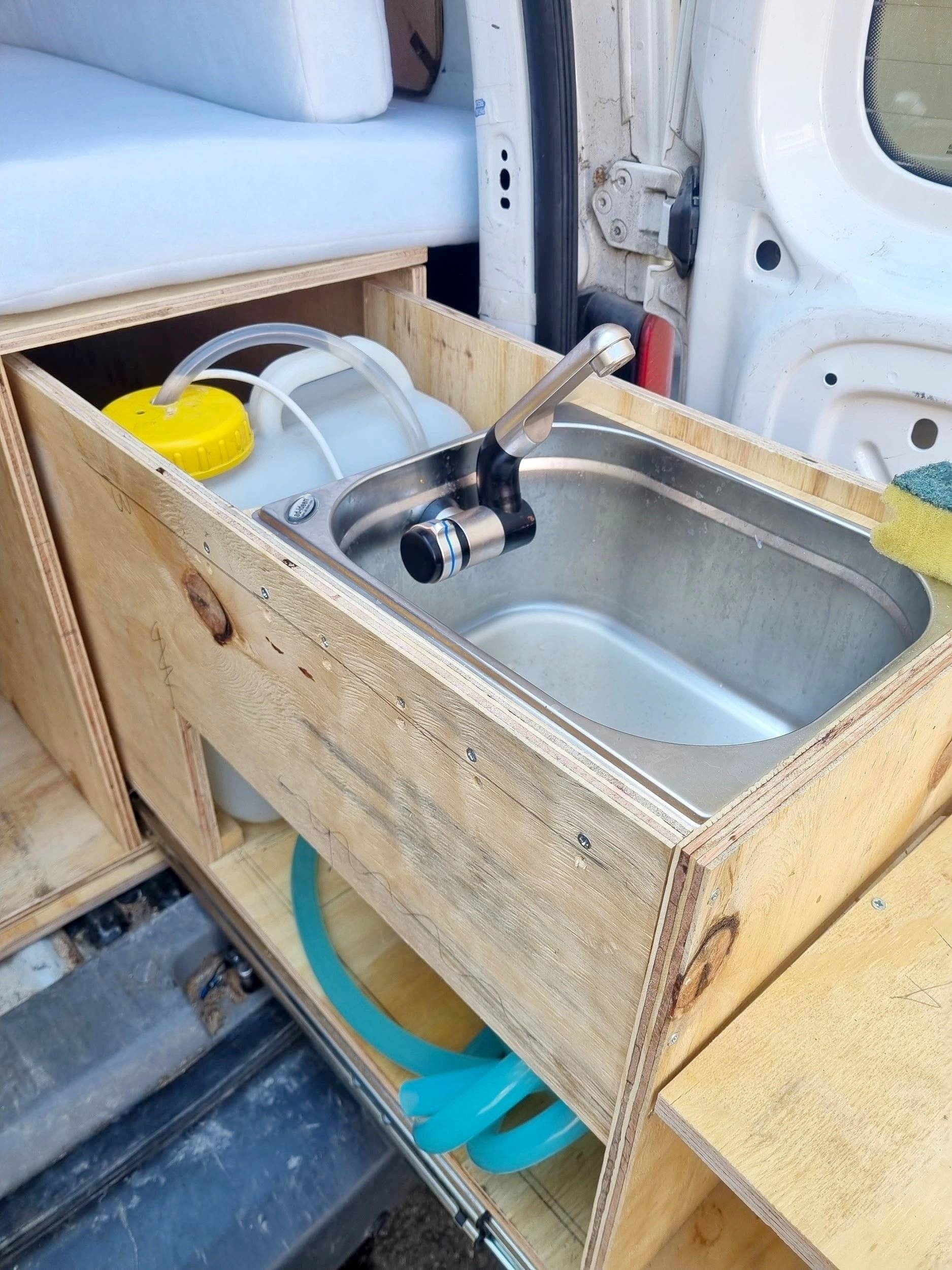 Volkswagen Caddy 2,0 l 102 ch