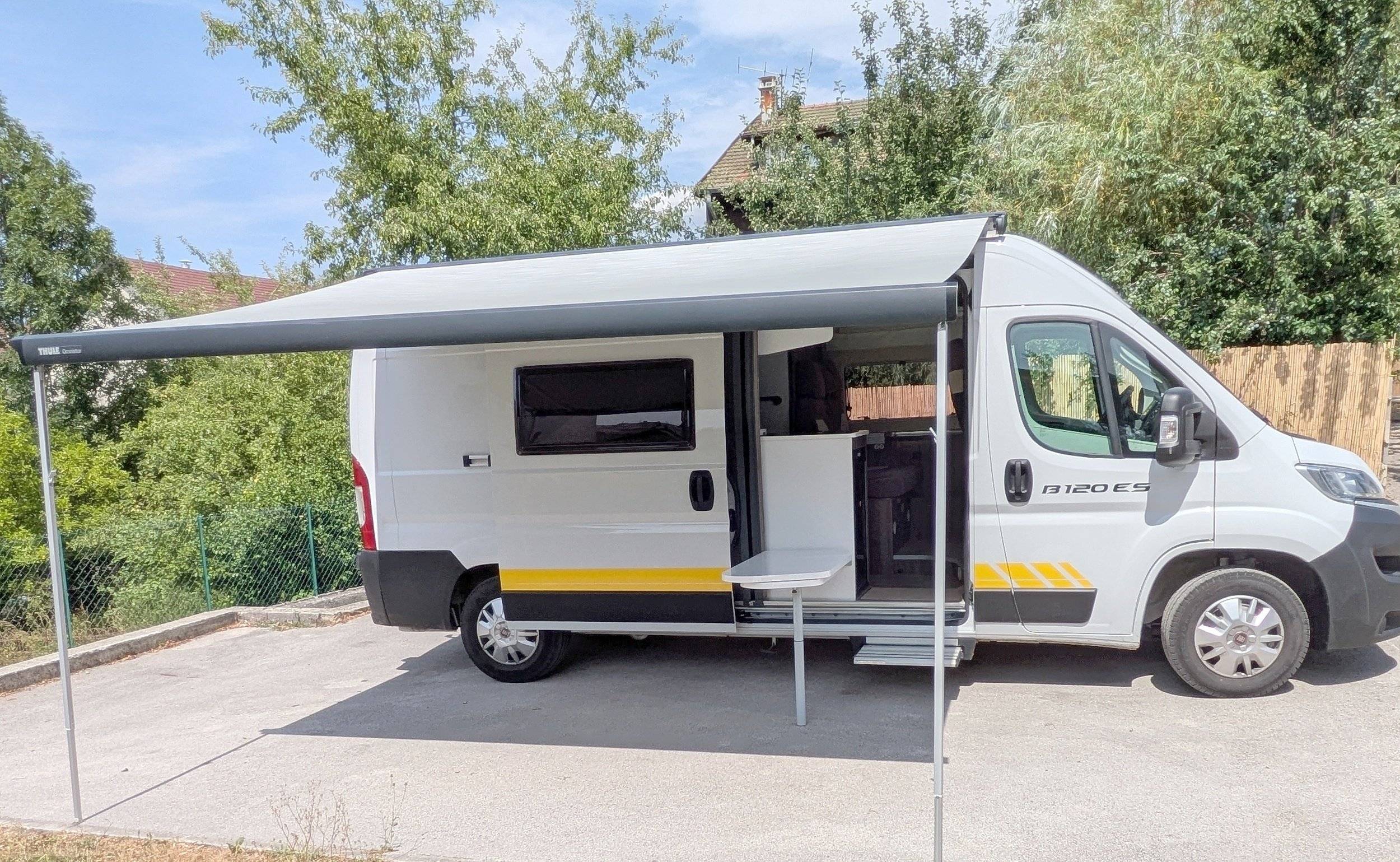 Vista del vehículo ángulo delantero Fiat ducato 35L 2L2 Mjet 140 Euro 6D - Yescapa