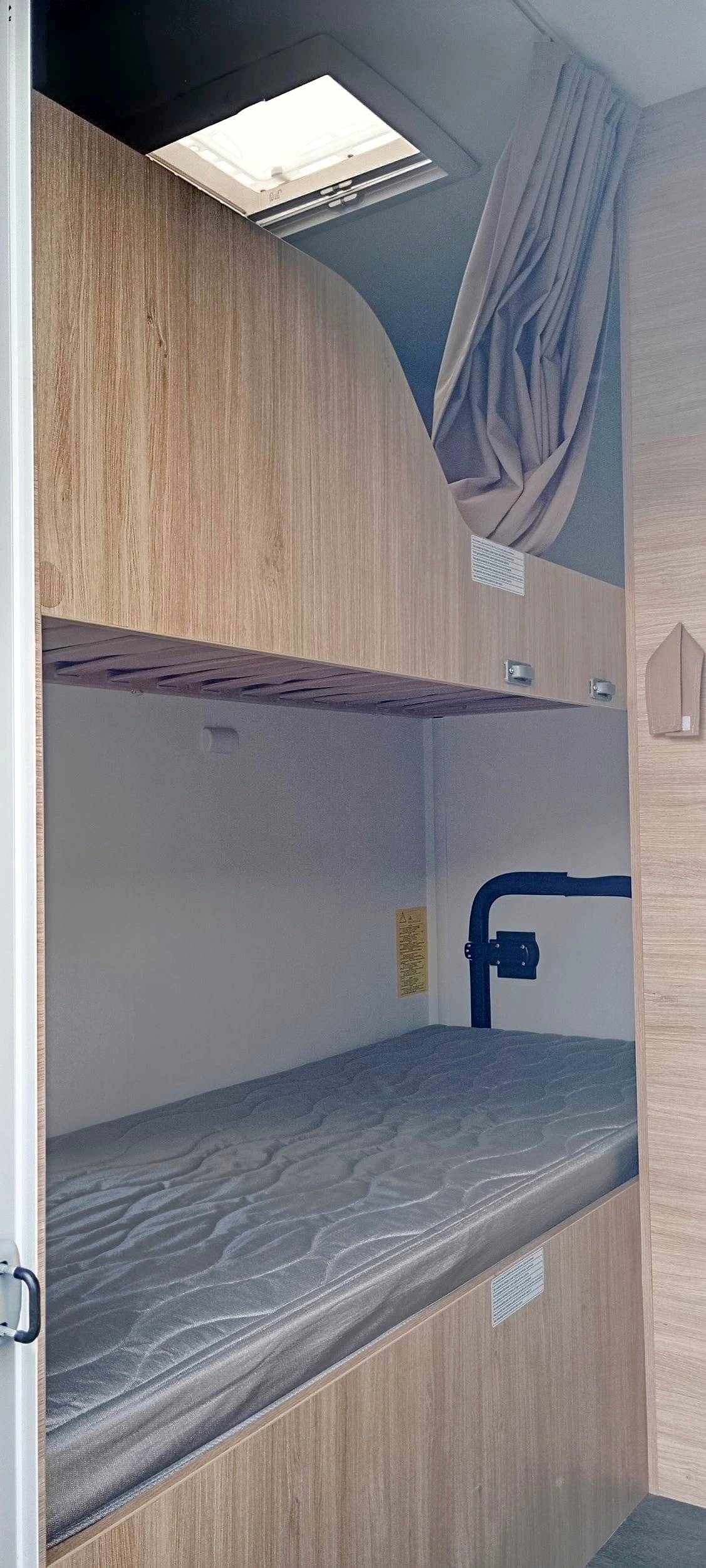 Berth Fiat Ducato - Yescapa