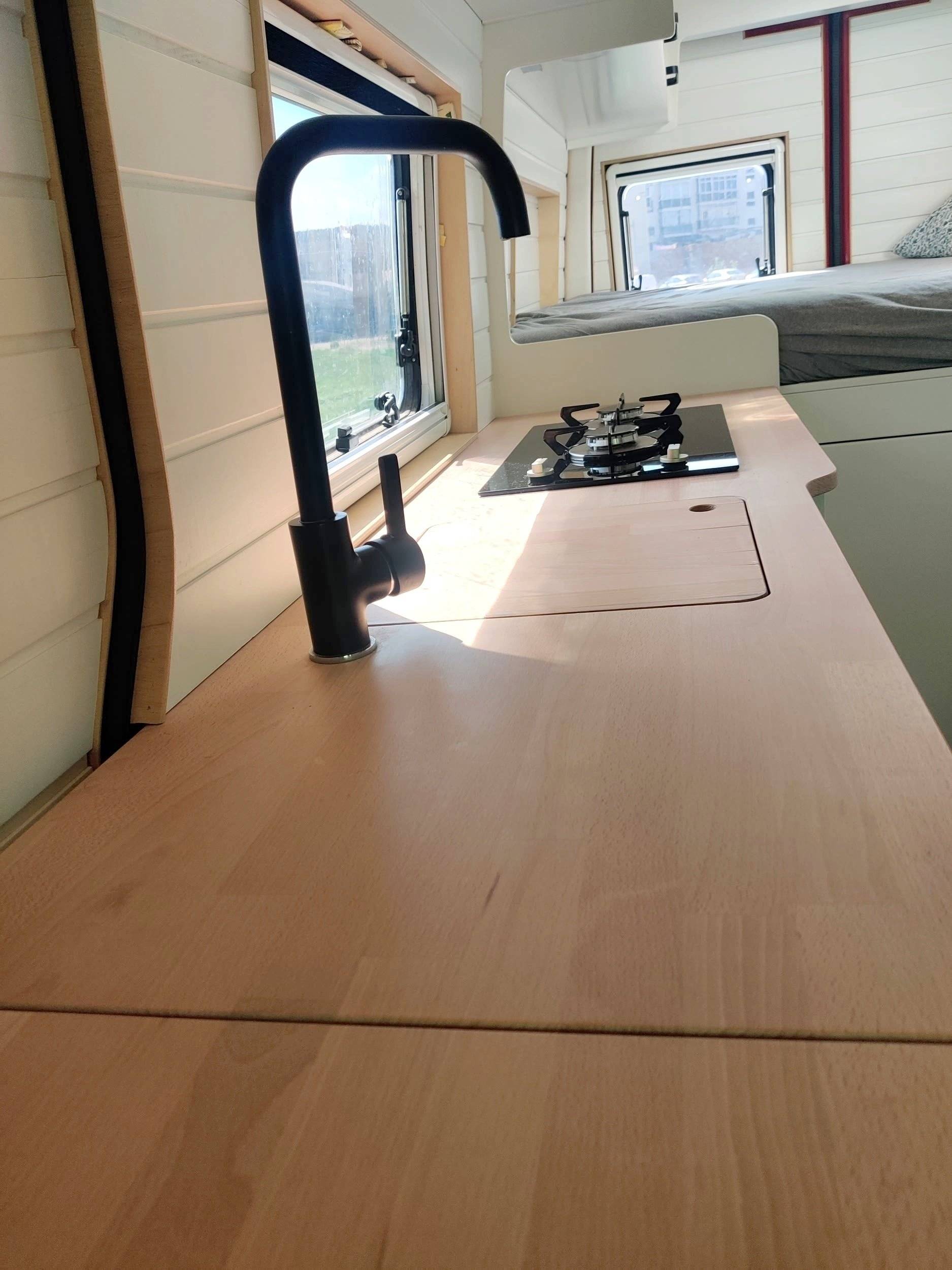 CAMPER ATTITUDE MAN TGE