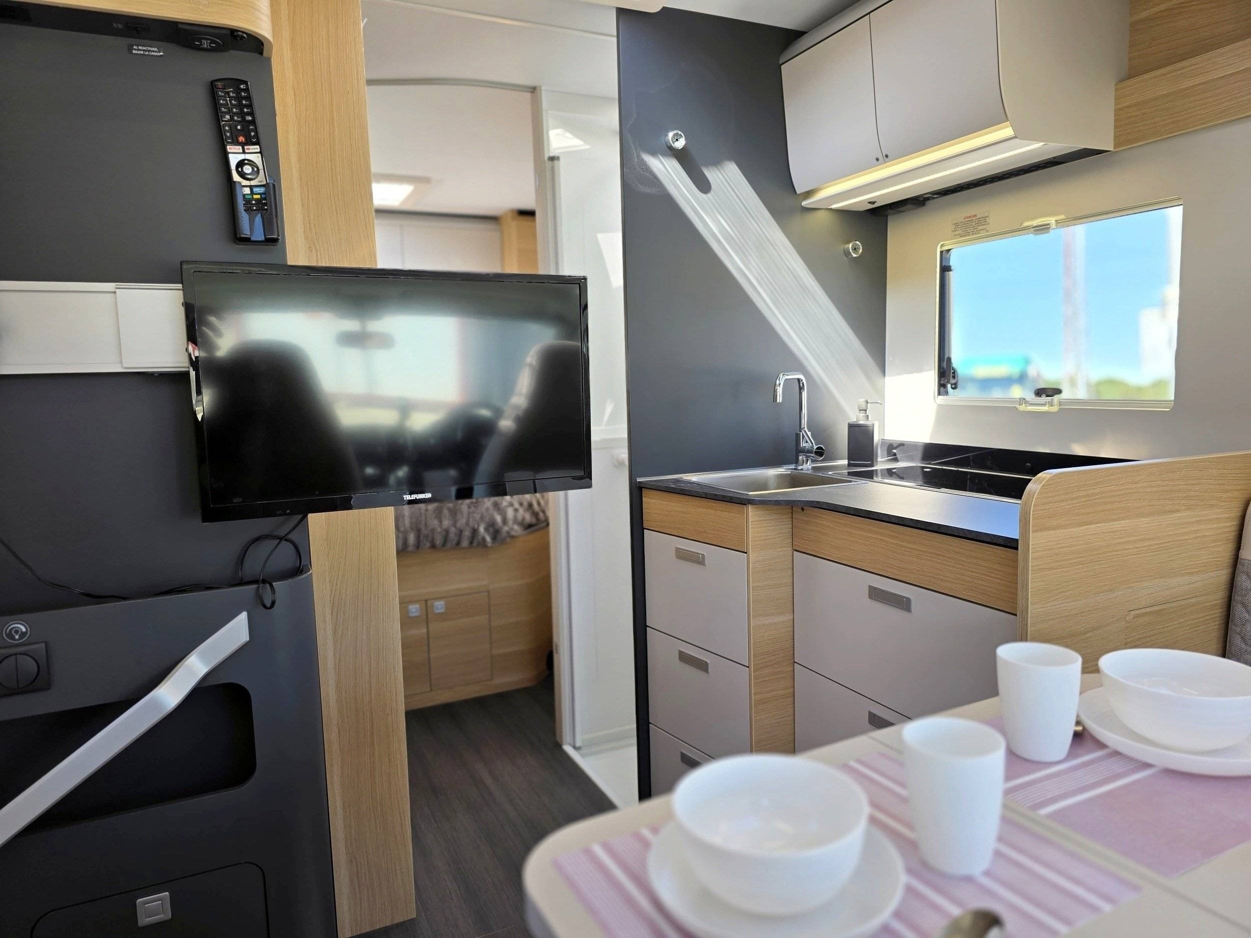 Adria Adria Matrix Axess 650 DC