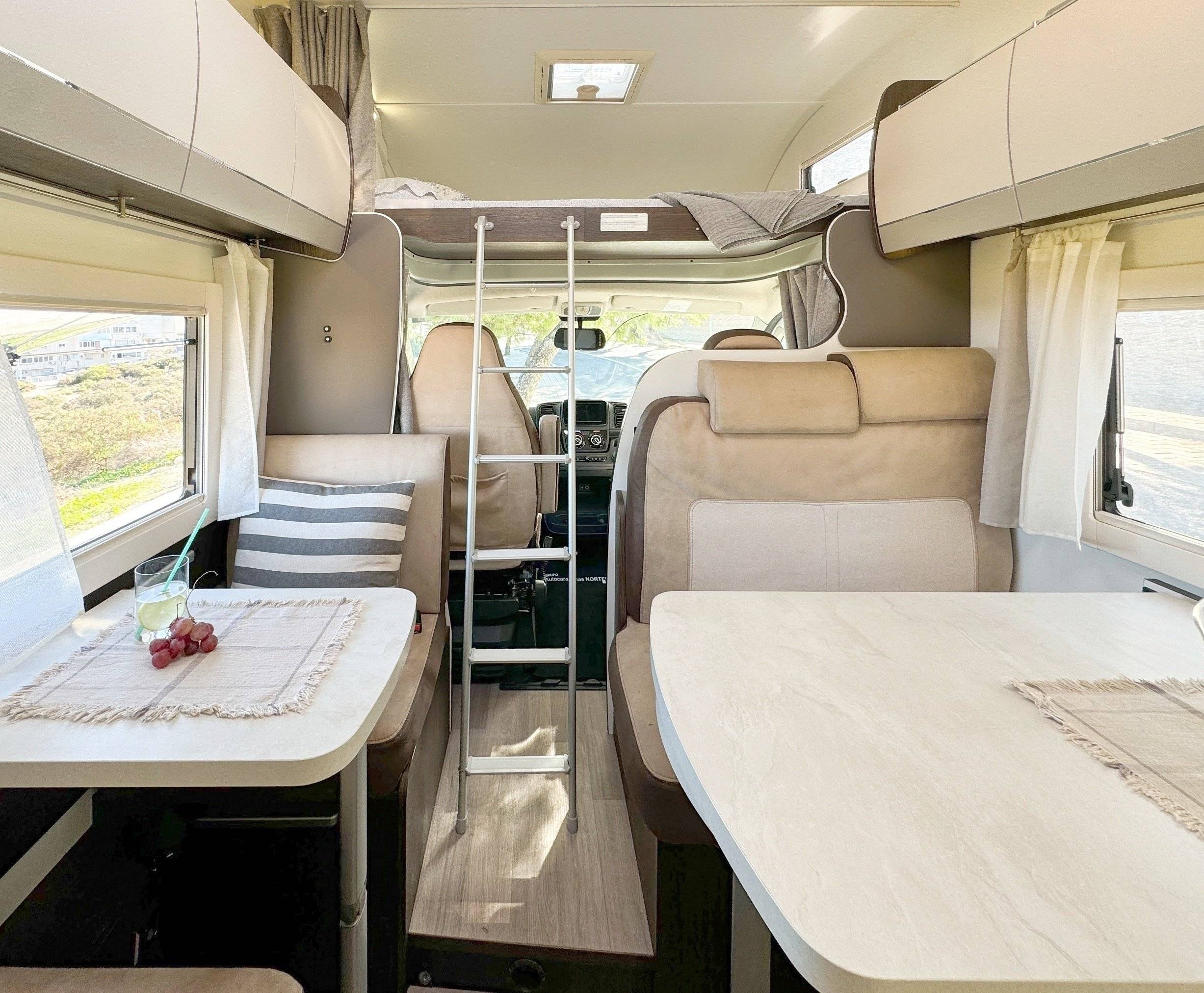 Eethoek Fiat Fiat Ducato 2.3 160cv - Yescapa