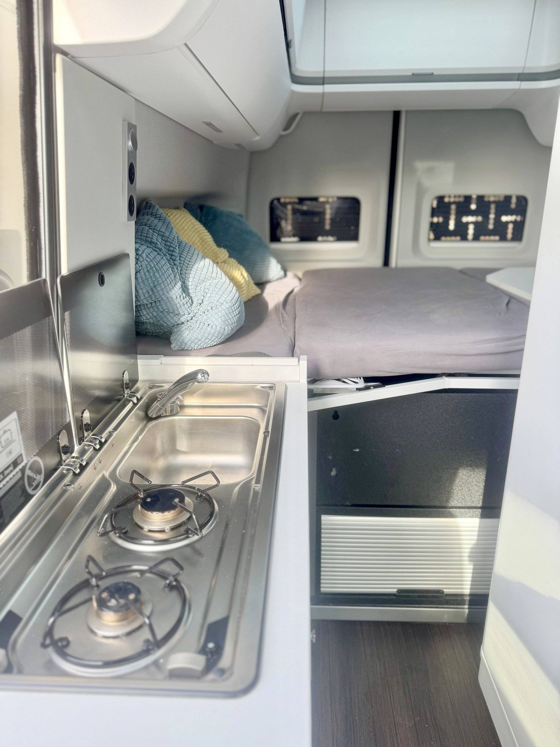 Angolo cucina Volkswagen Volkswagen Grand California 600 - Yescapa