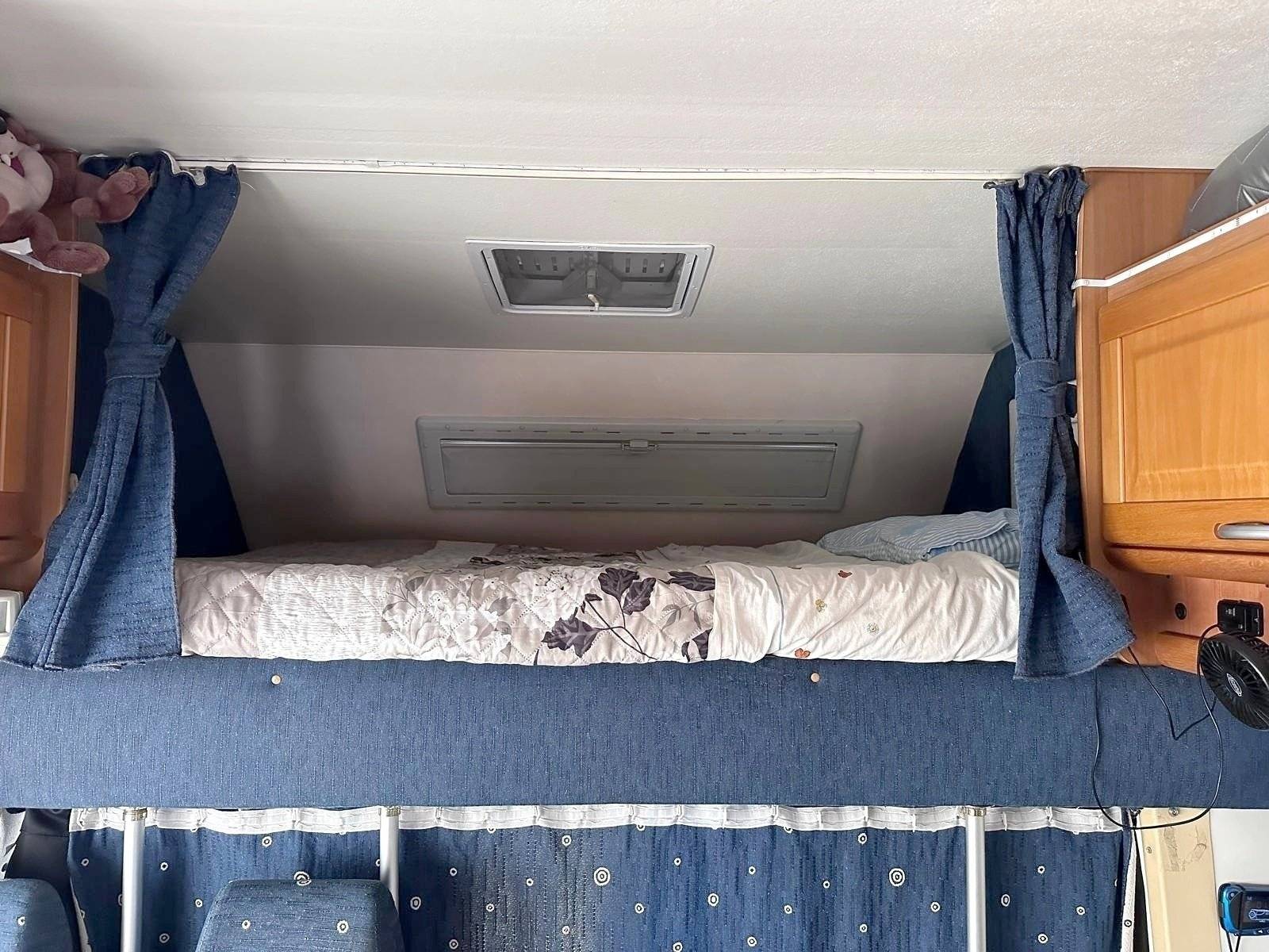 Couchages Fiat Ducato 2.8 JTD - Yescapa