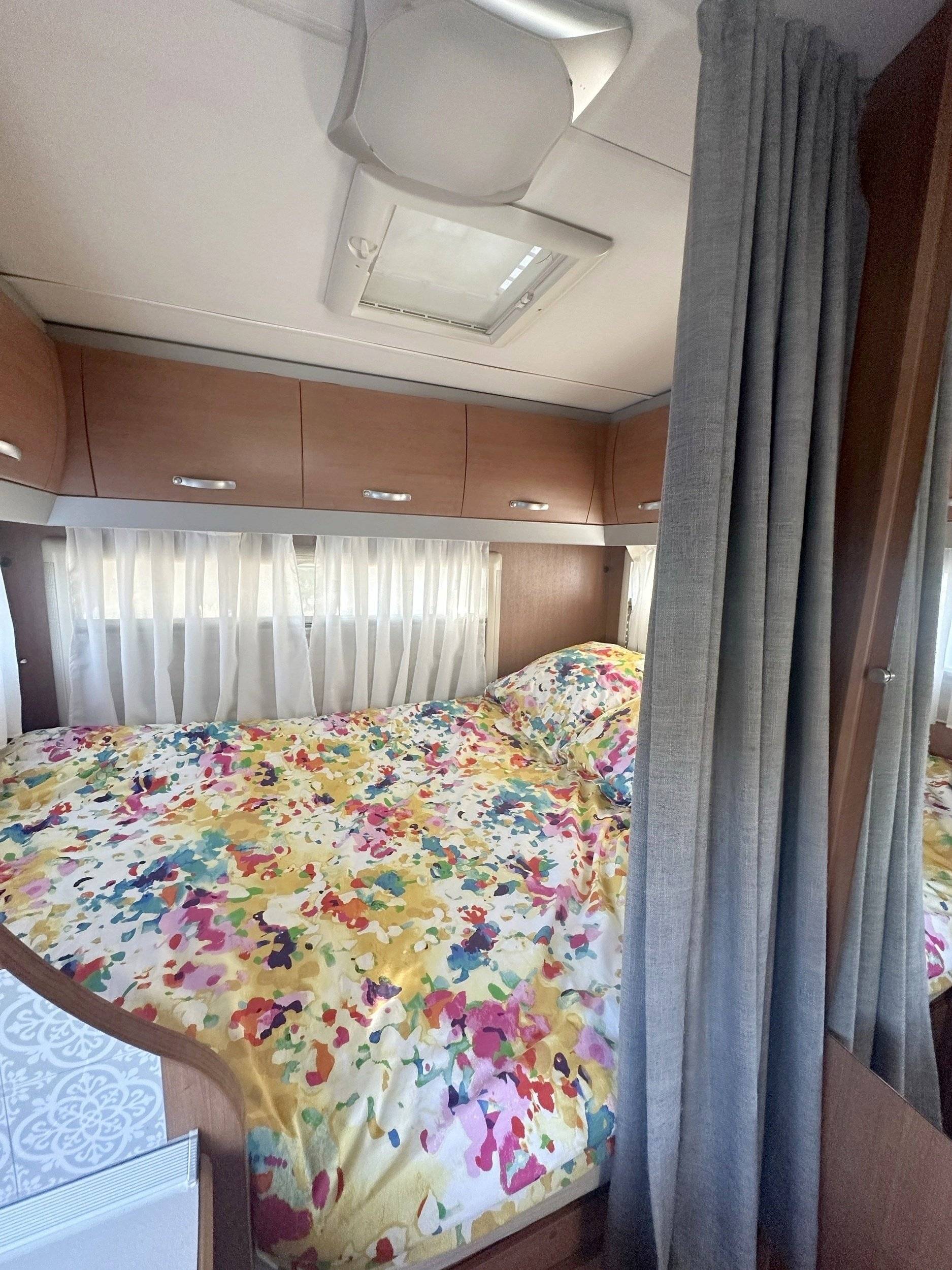 Berth Fiat Ducato 2.8 JTD - Yescapa