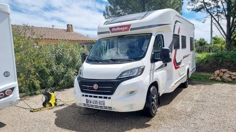 Challenger 2,3 l 130 ch.