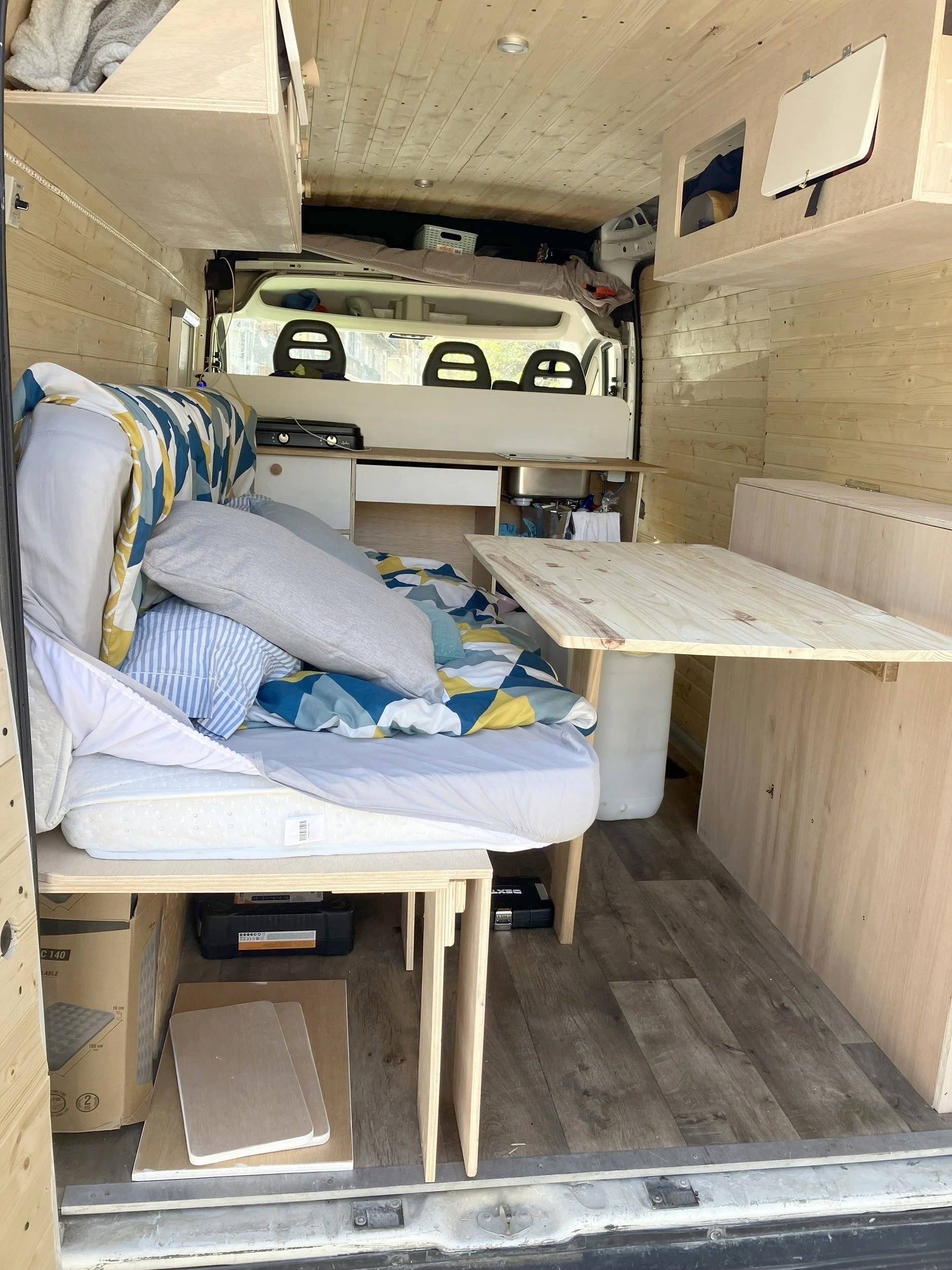 Dinette Peugeot Boxer 2,0 l 130 ch - Yescapa