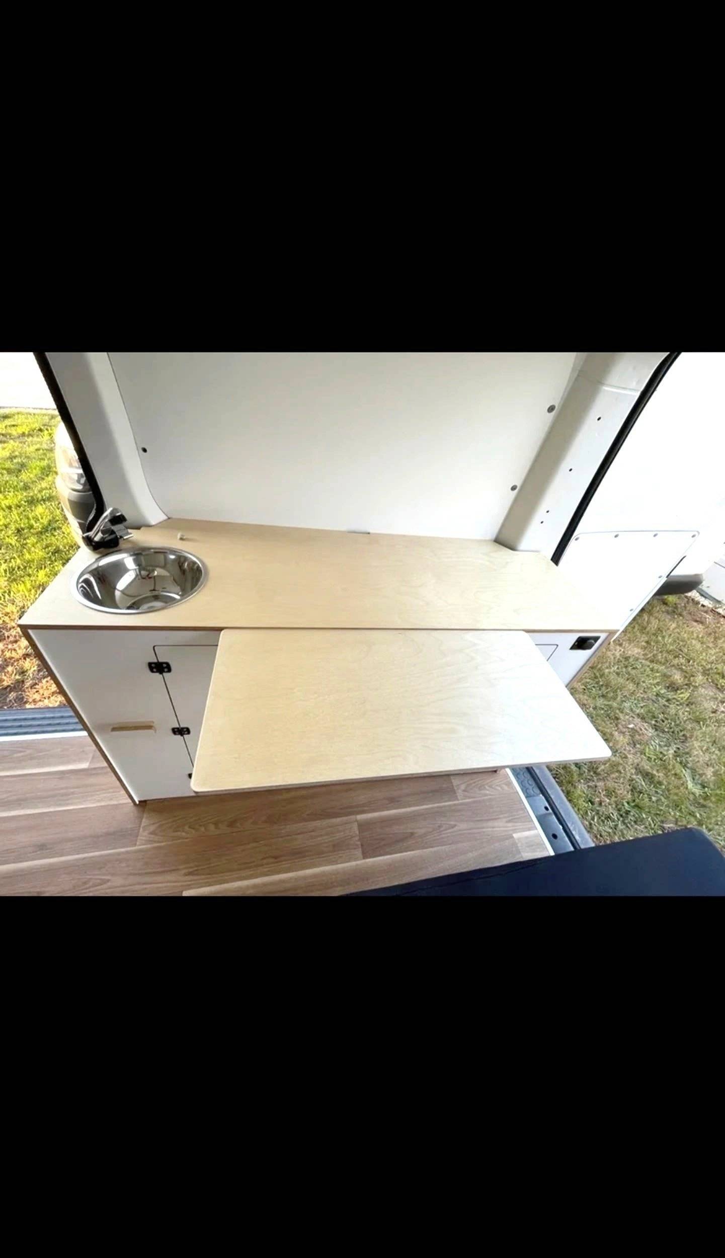 Comedor Volkswagen Transporter 2,0 l 102 ch - Yescapa