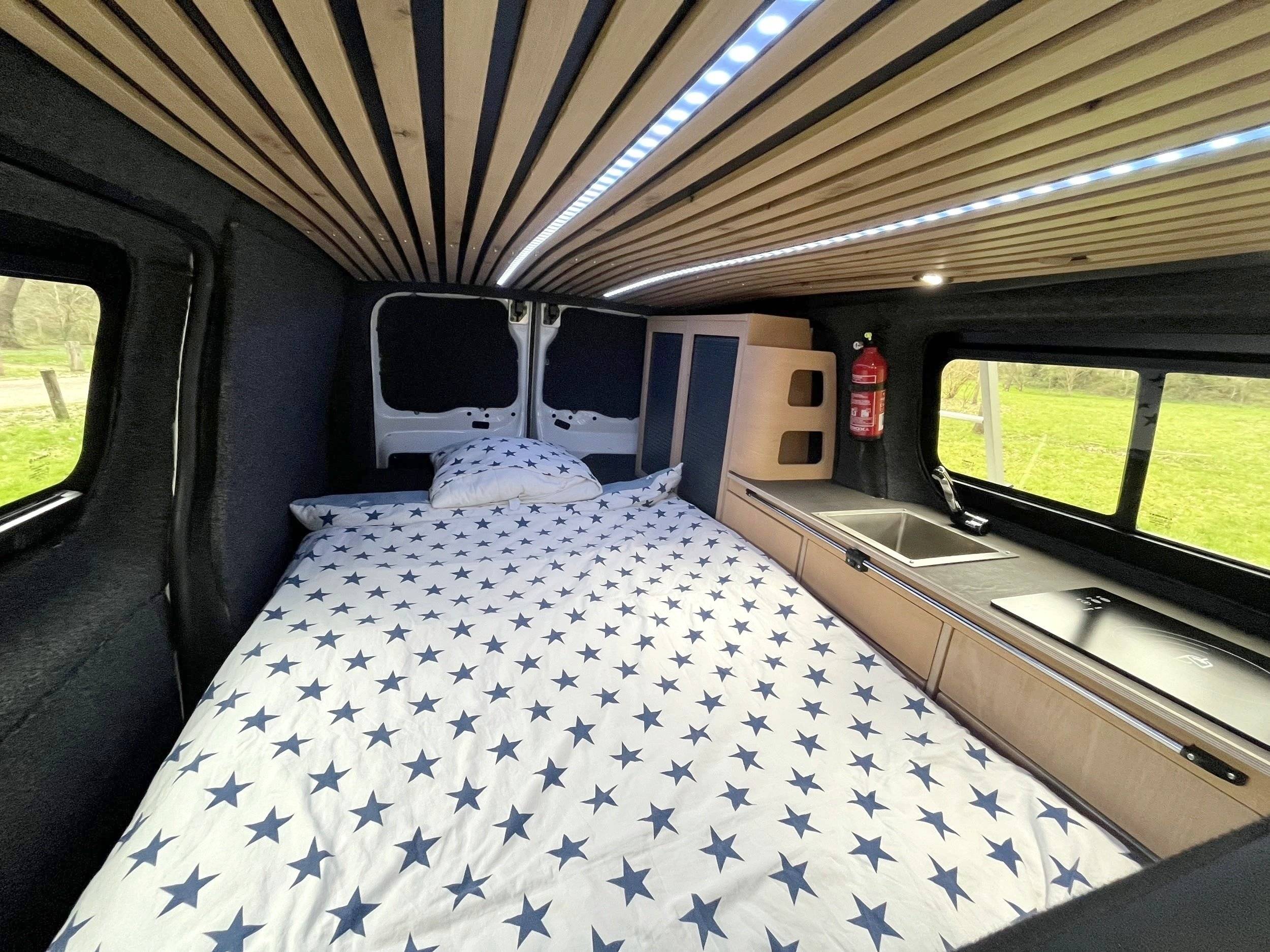 Concept Van Loisirs Expert 180 ch eat8