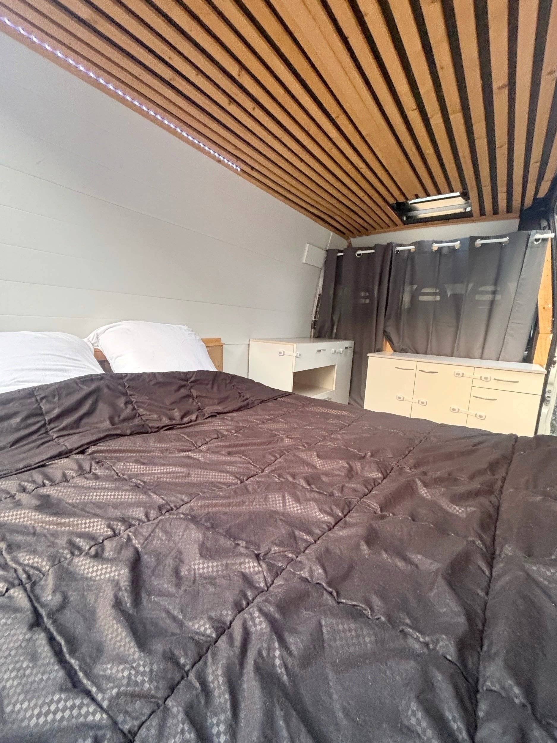 Berth Peugeot Boxer 2,2L HDI 100CH - Yescapa