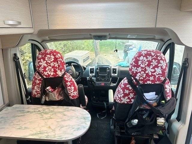 Juliá Camper Fiat 130 Caballos