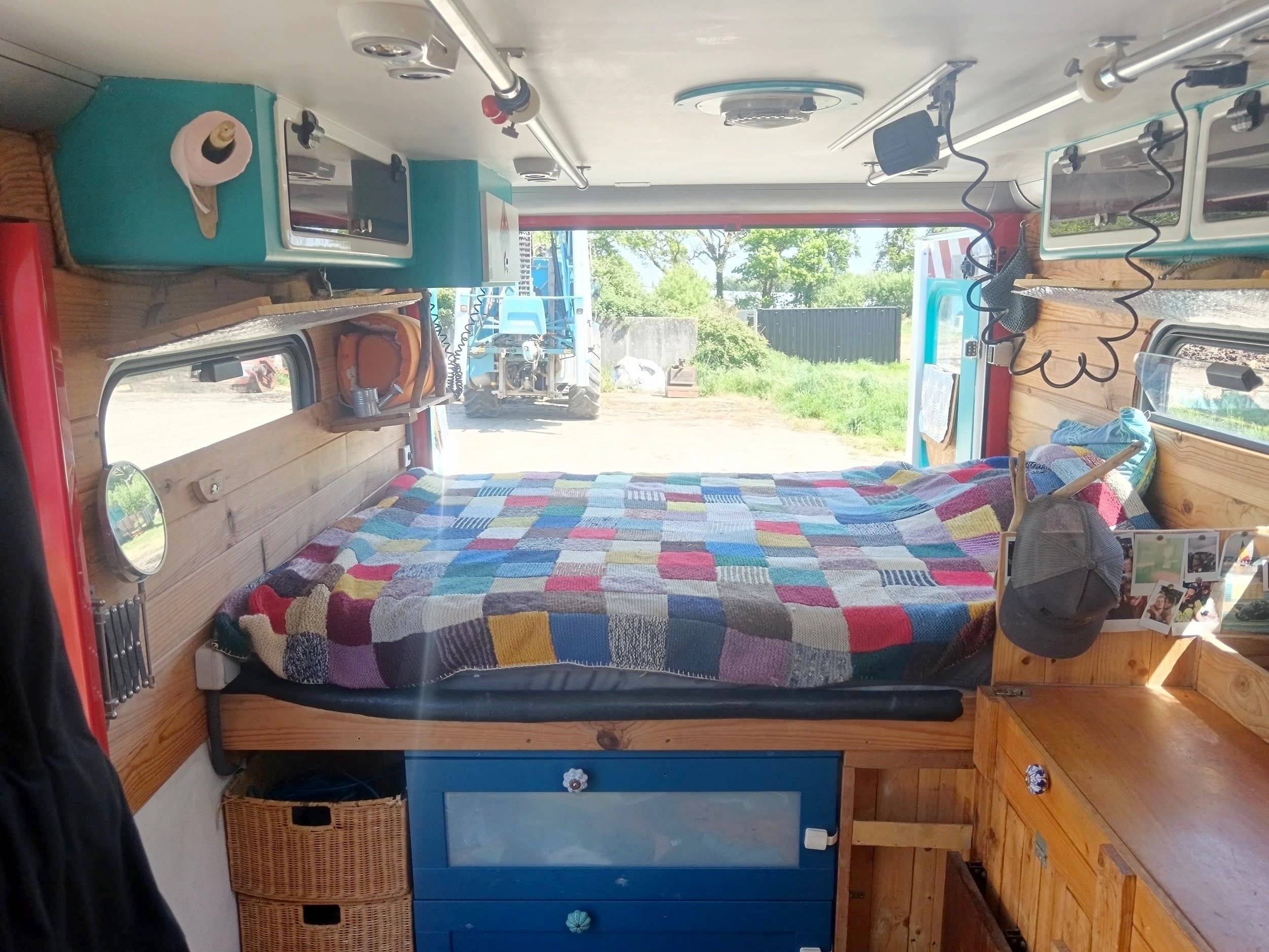 Berth Renault Master 2,5 l dCi 120 ch. - Yescapa