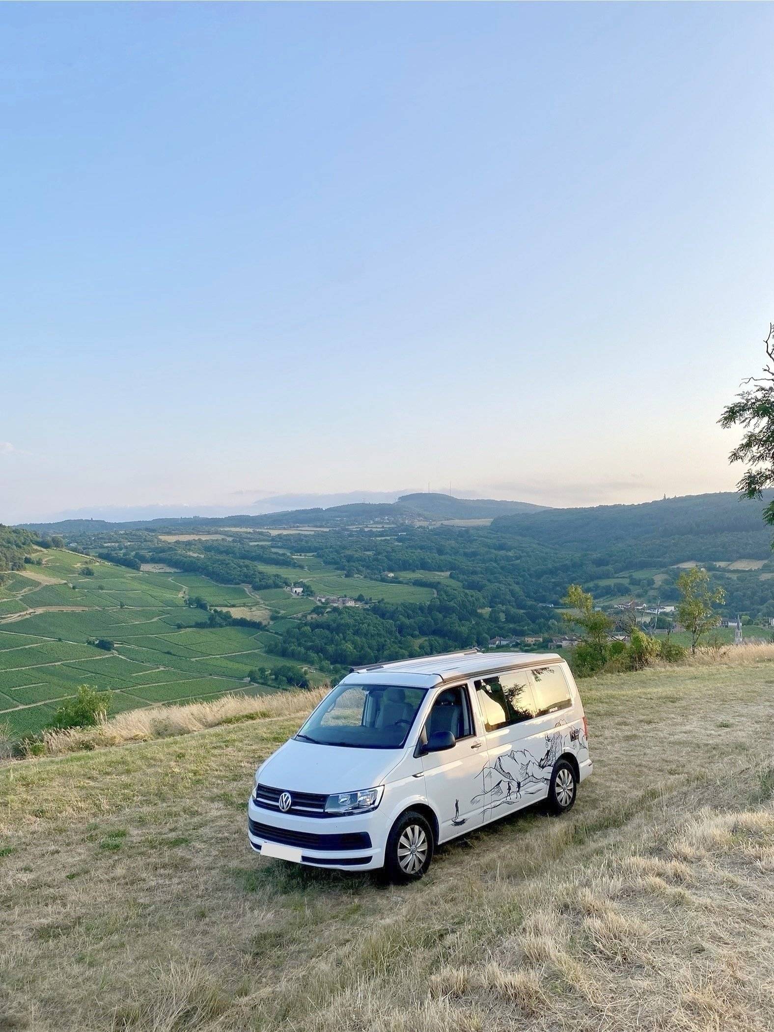 schräge Vorderansicht Volkswagen T6 2,0 l 150 ch - Yescapa