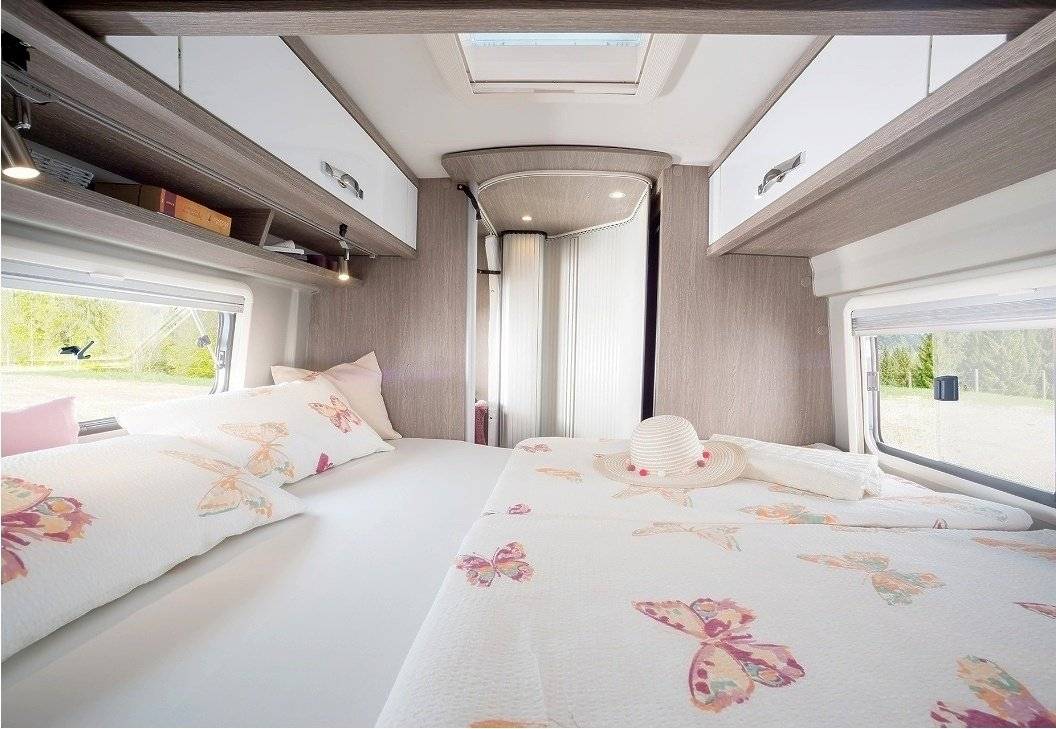 Pössl Pössl 2WinR Plus 140 PS- Solar-AHK-Markise-Navi-RKF