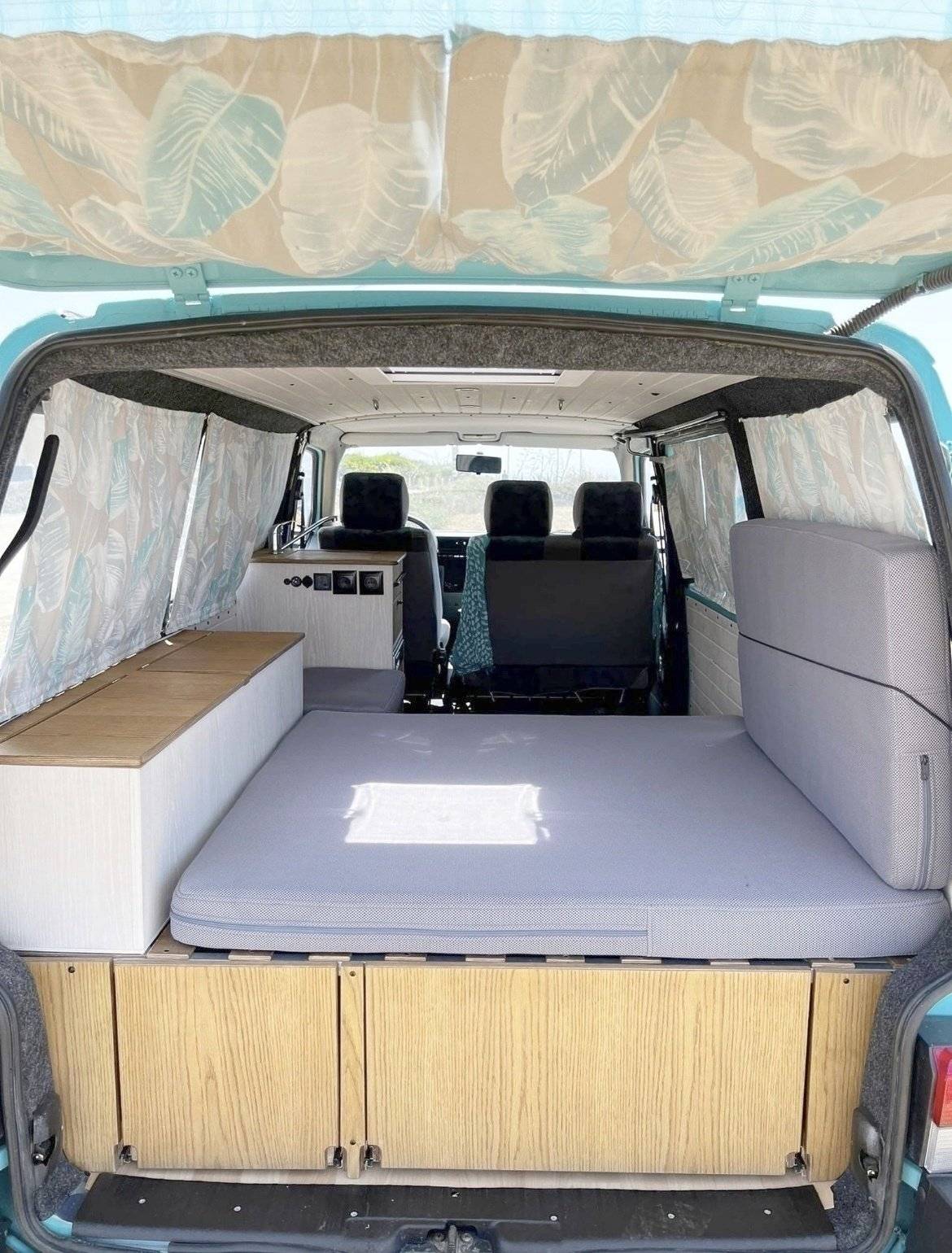 Camper Track Volkswagen Transporter