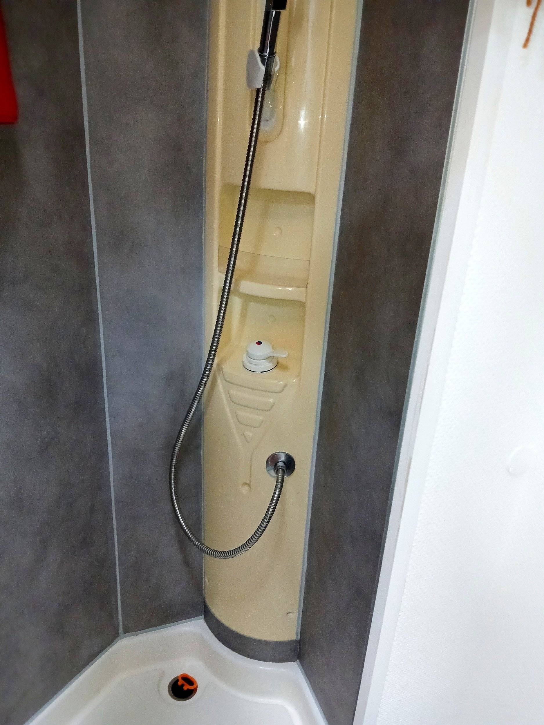 Bavaria 2,3 l 130 ch