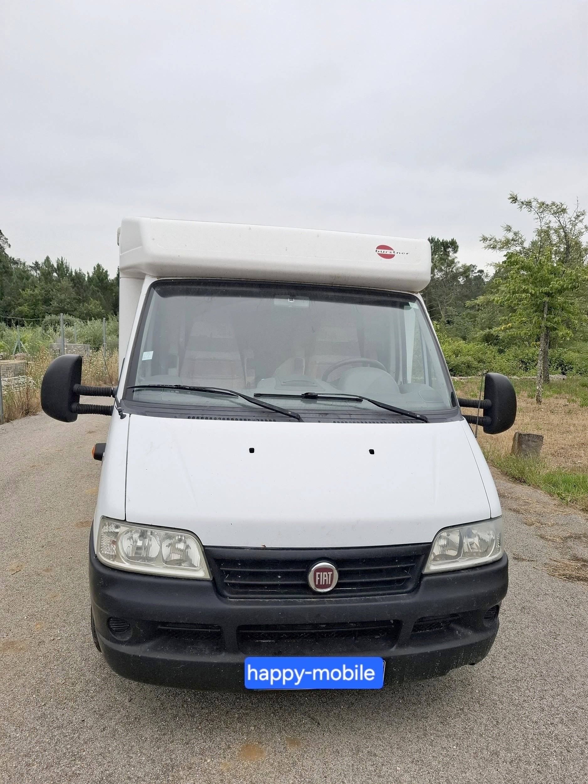 Vista del vehículo ángulo delantero Fiat Ducato 2.8 JTD - Yescapa