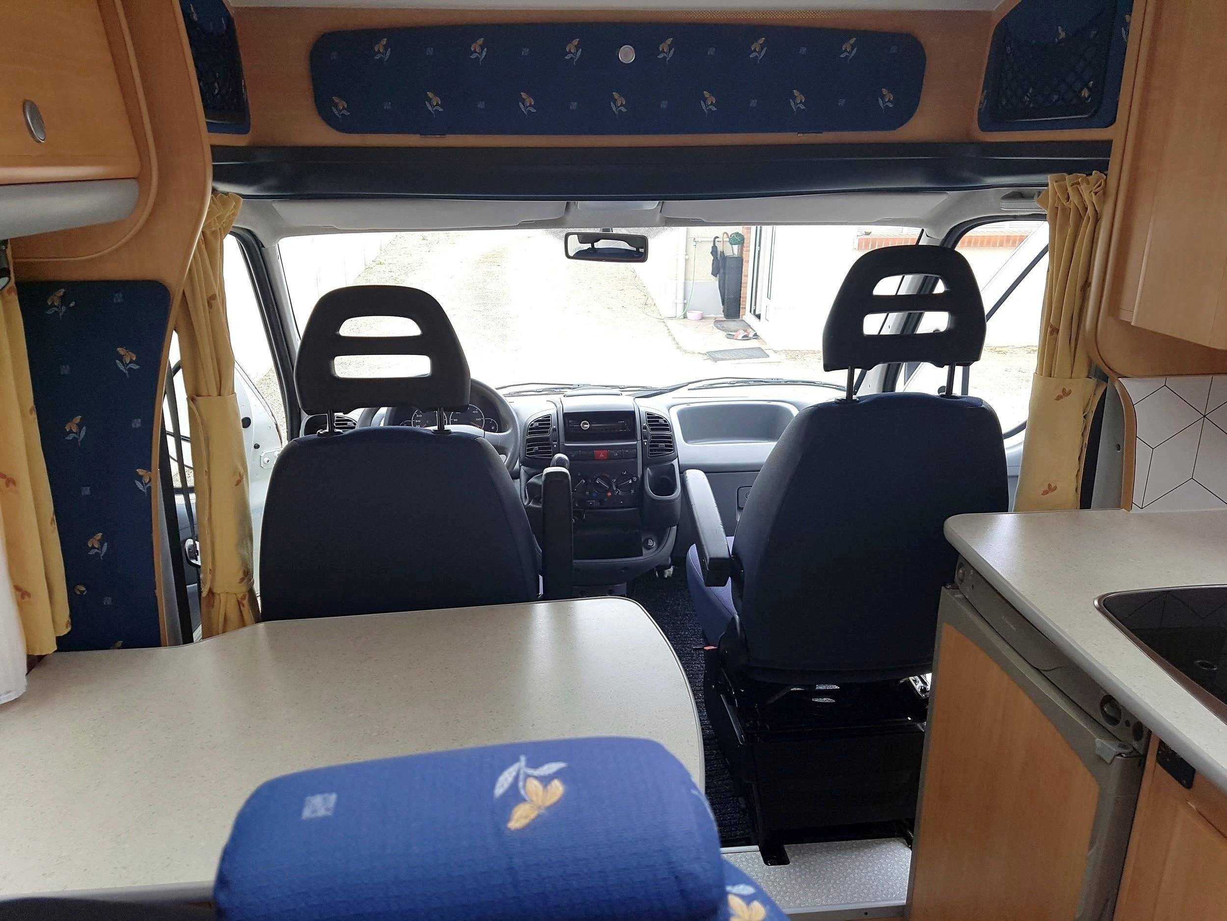 Challenger 2,3 l 130 ch