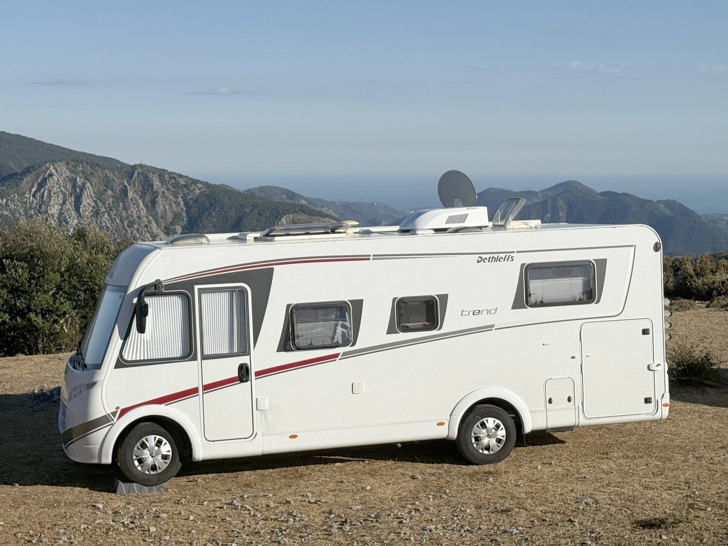 Front view from 3/4 Citroën - Yescapa