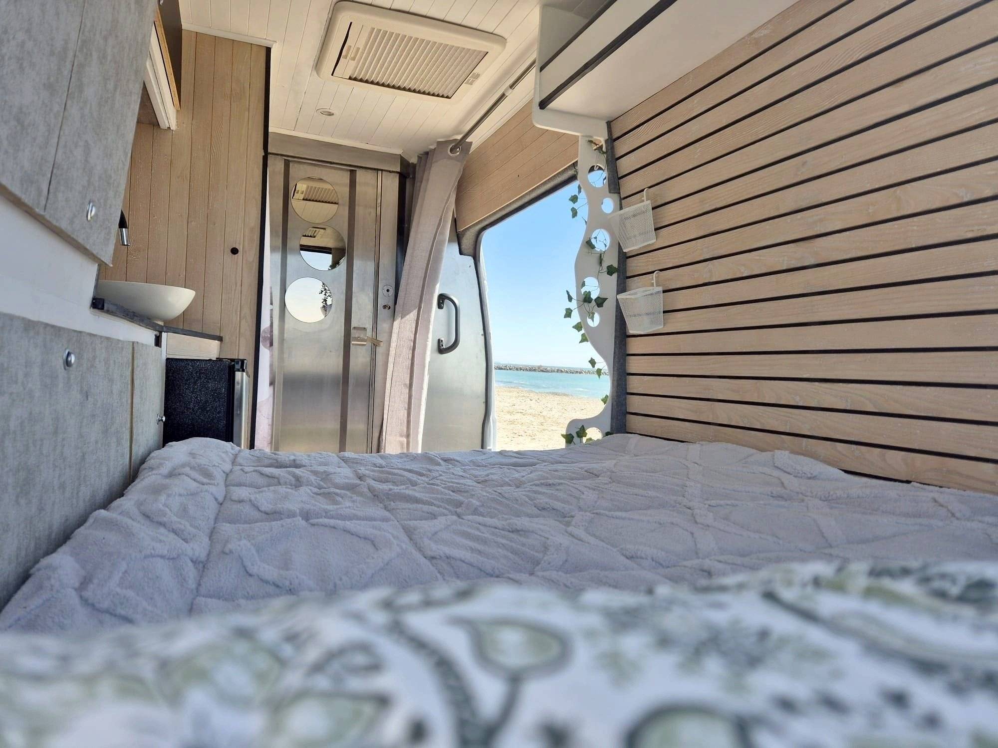 Berth Ford transit 2,4 - Yescapa
