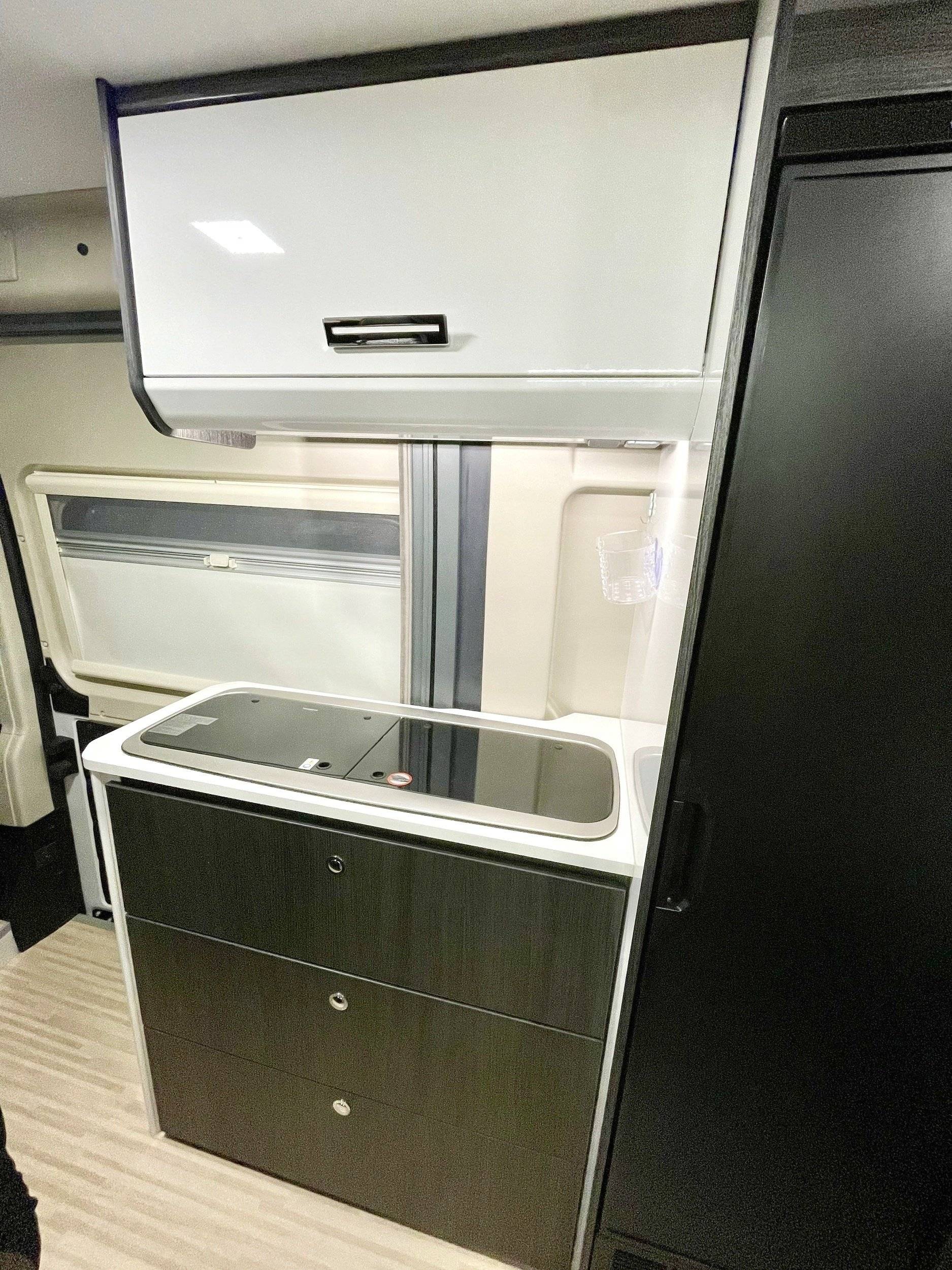 Benimar Benivan B144