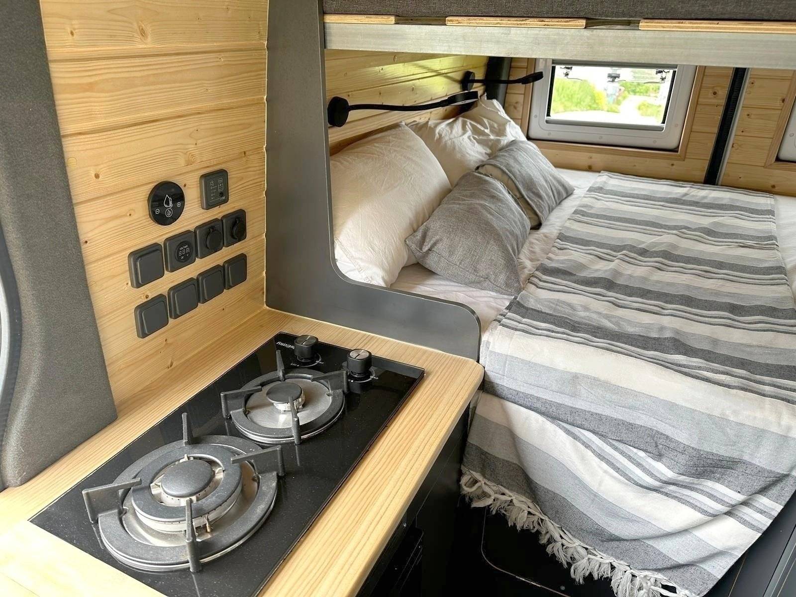 Slaapplaatsen Volkswagen Volkswagen Crafter 2.0 TDI - Yescapa