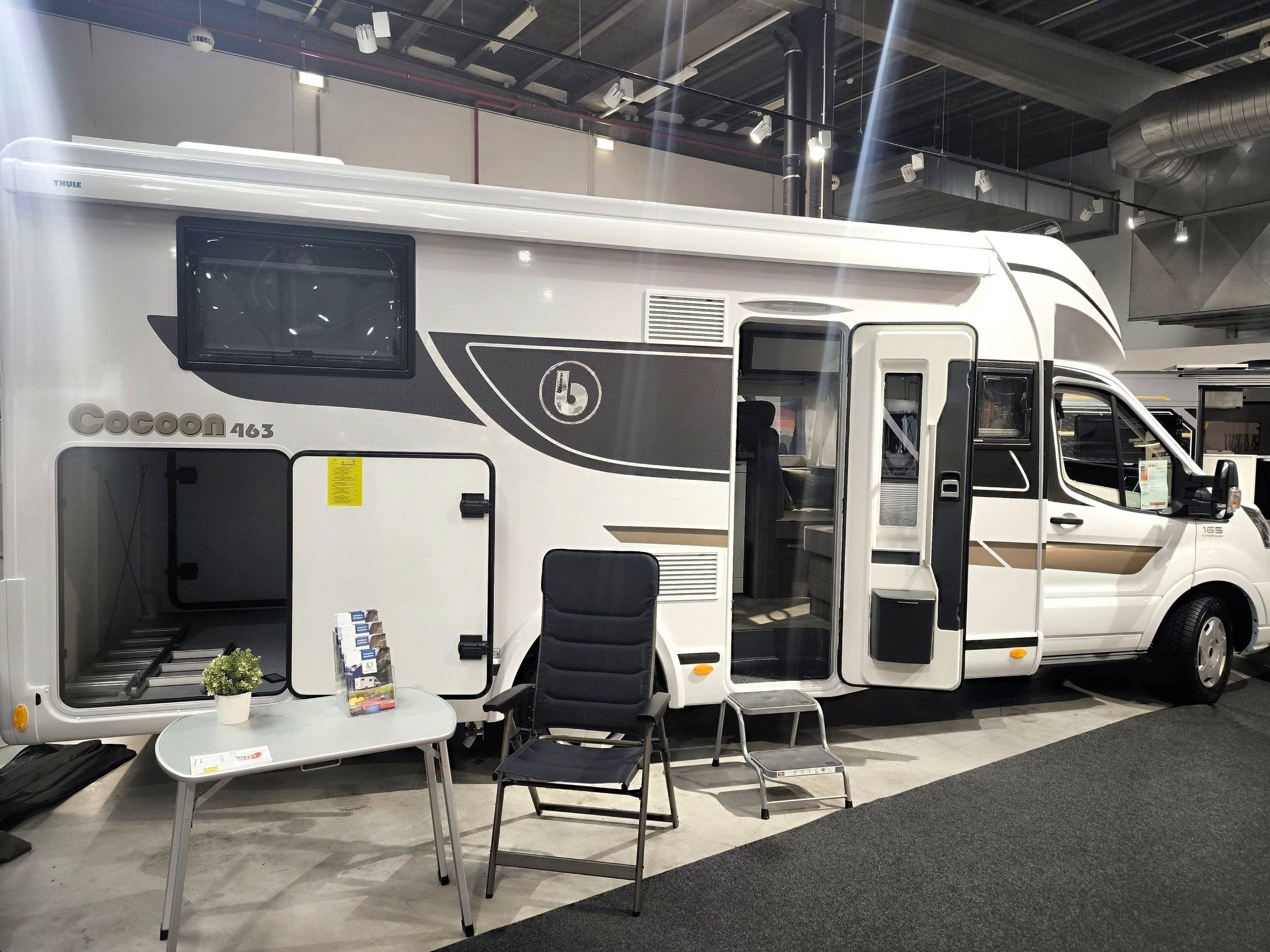 Vista del vehicle angle davanter Ford ford transit - Yescapa