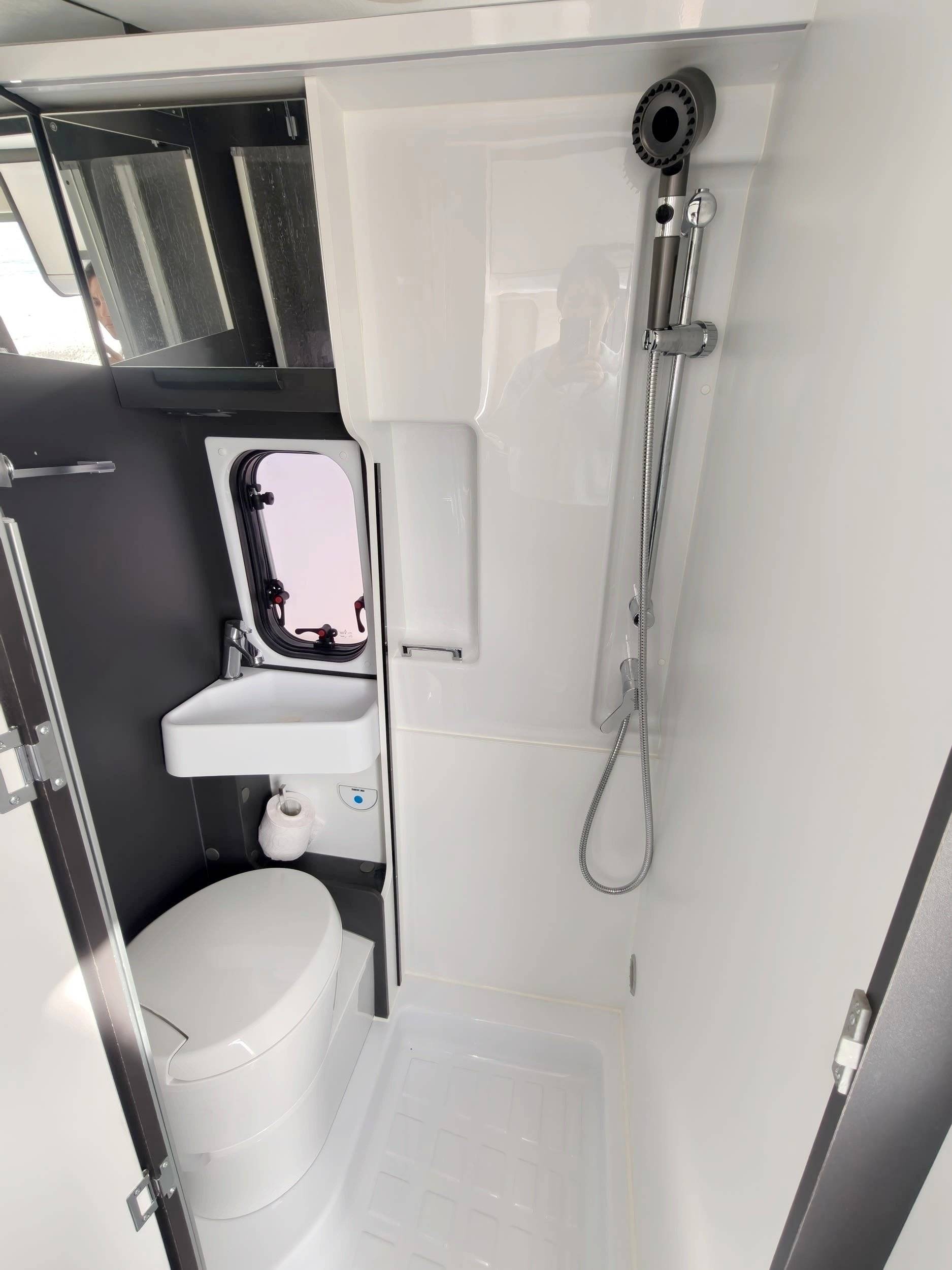 Mclouis Menfys VAN S-Line 3 Maxi