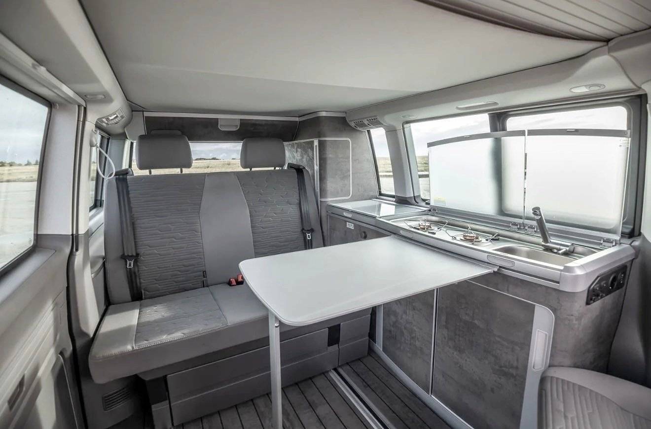 Dining Area Volkswagen T6.1 California Ocean - Yescapa