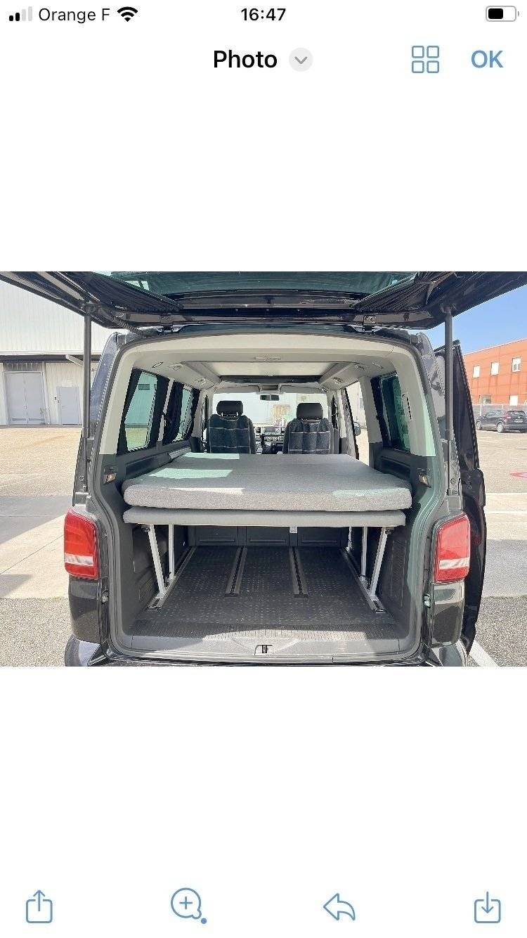 Schlafplätze Volkswagen T5 2,0 l 140 ch - Yescapa