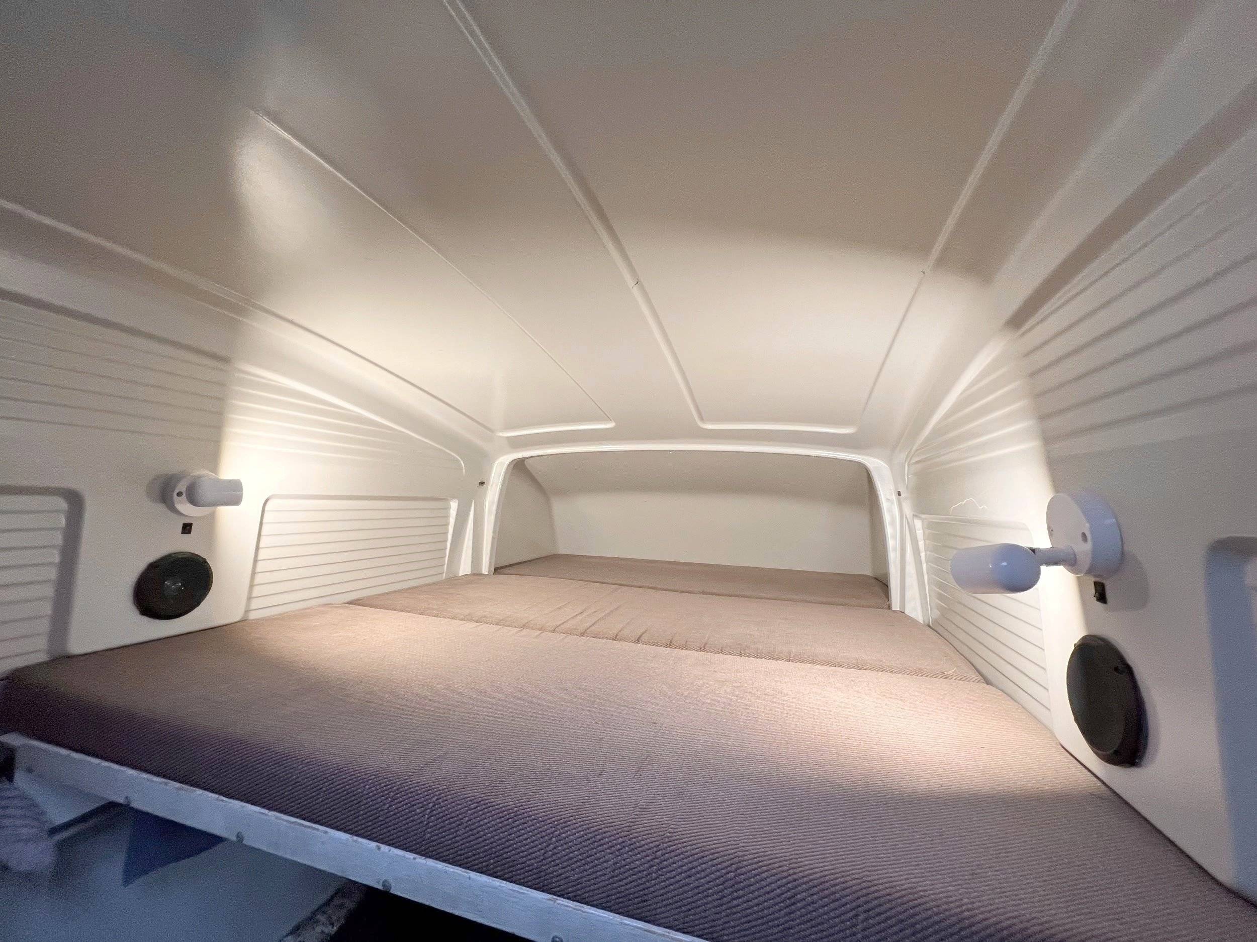 Couchages Mercedes James Cook 207d - Yescapa