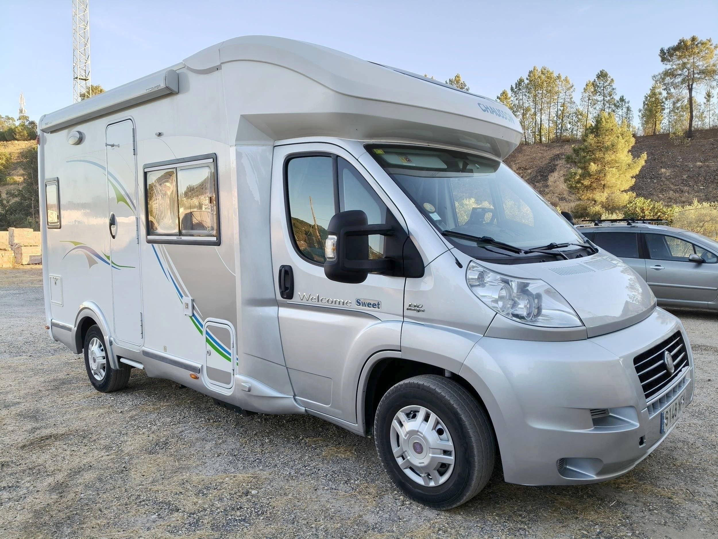 Vista frontale a ¾ Fiat Ducato 2,3 130 cv - Yescapa