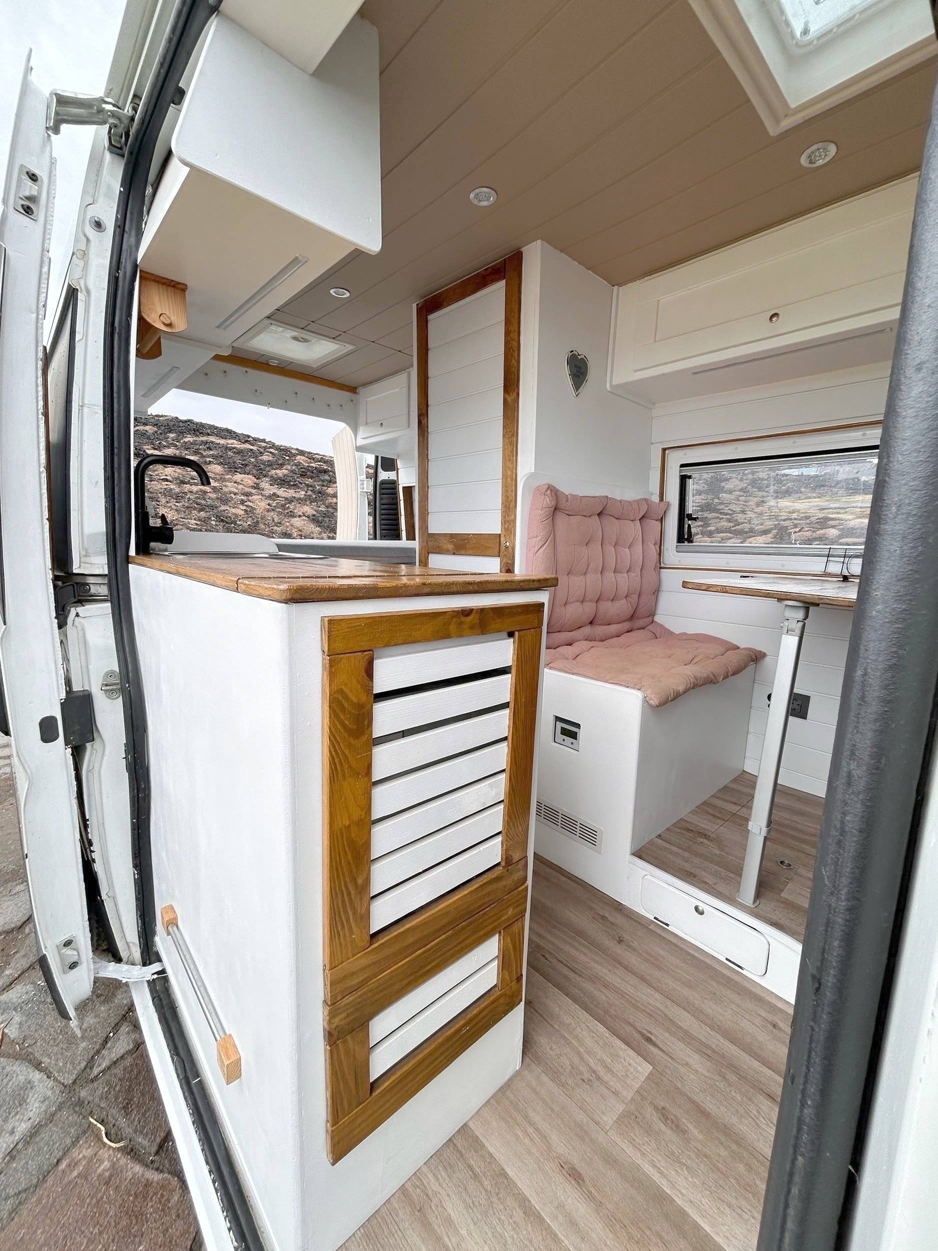 Dinette Peugeot Boxer 2,0 l 130 ch - Yescapa