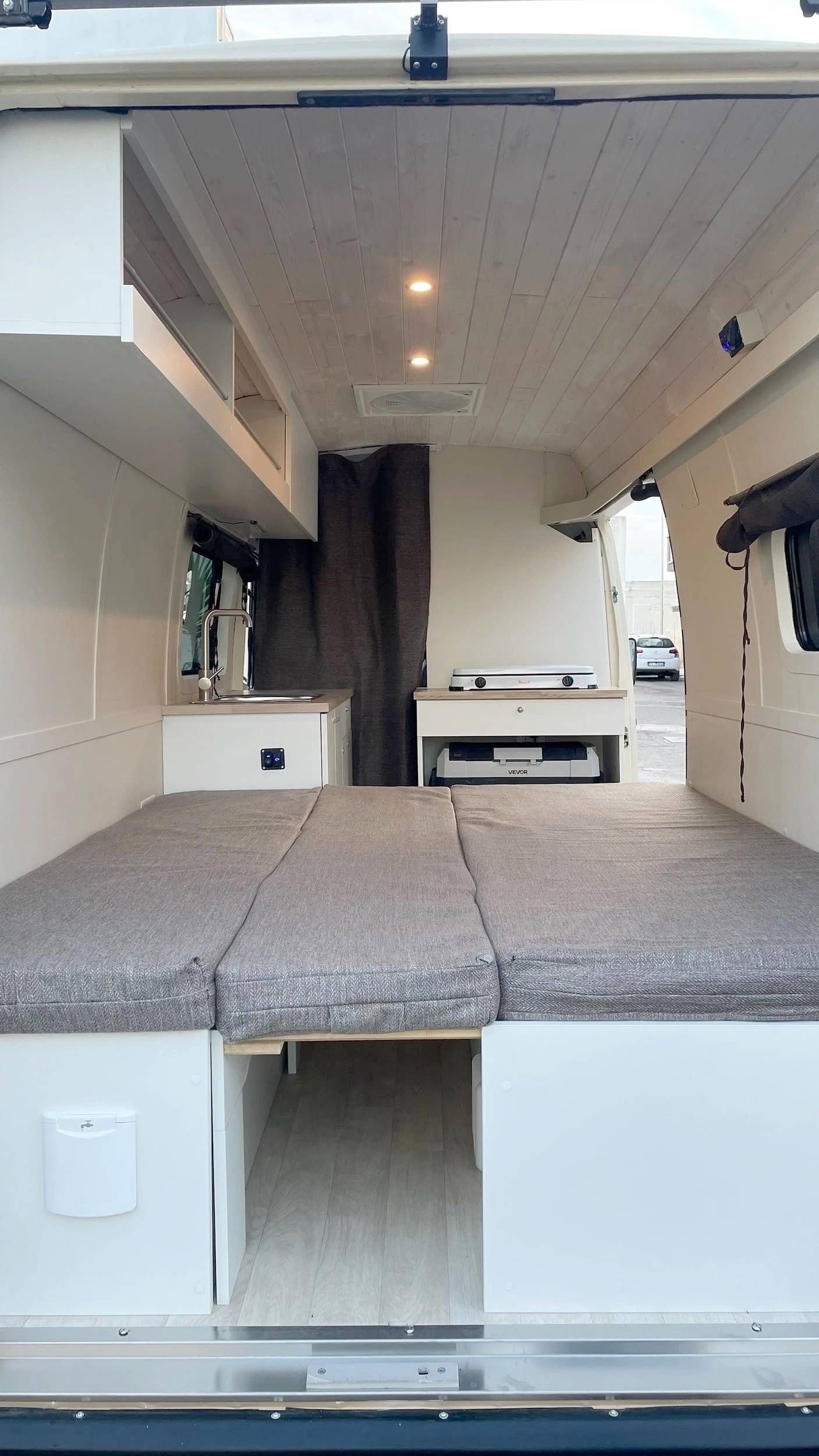 Couchages Mercedes Sprinter 308 - Yescapa