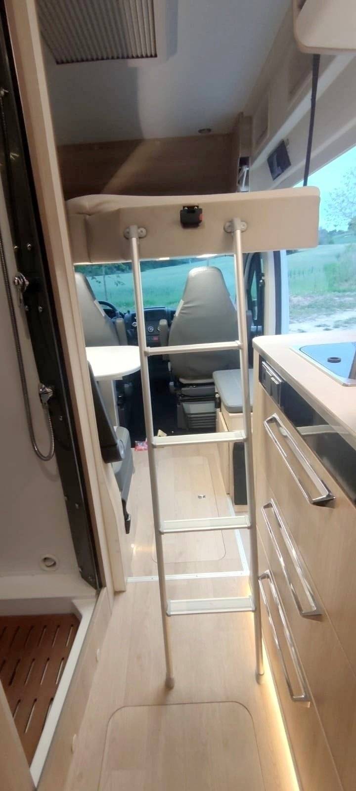 Dreamer Dreamer Family Van