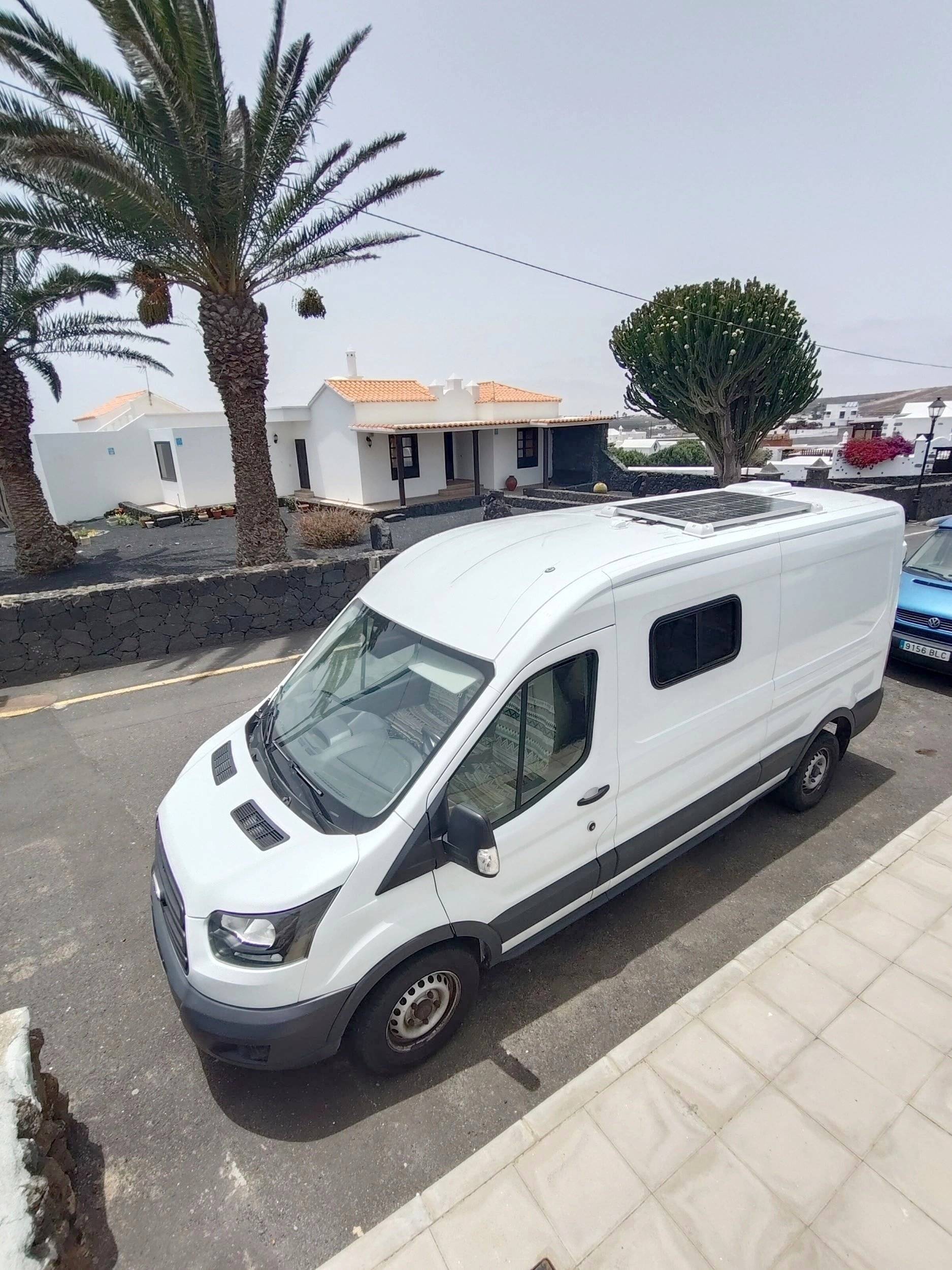 Slaapplaatsen Ford Transit 2,0 l 130 ch - Yescapa