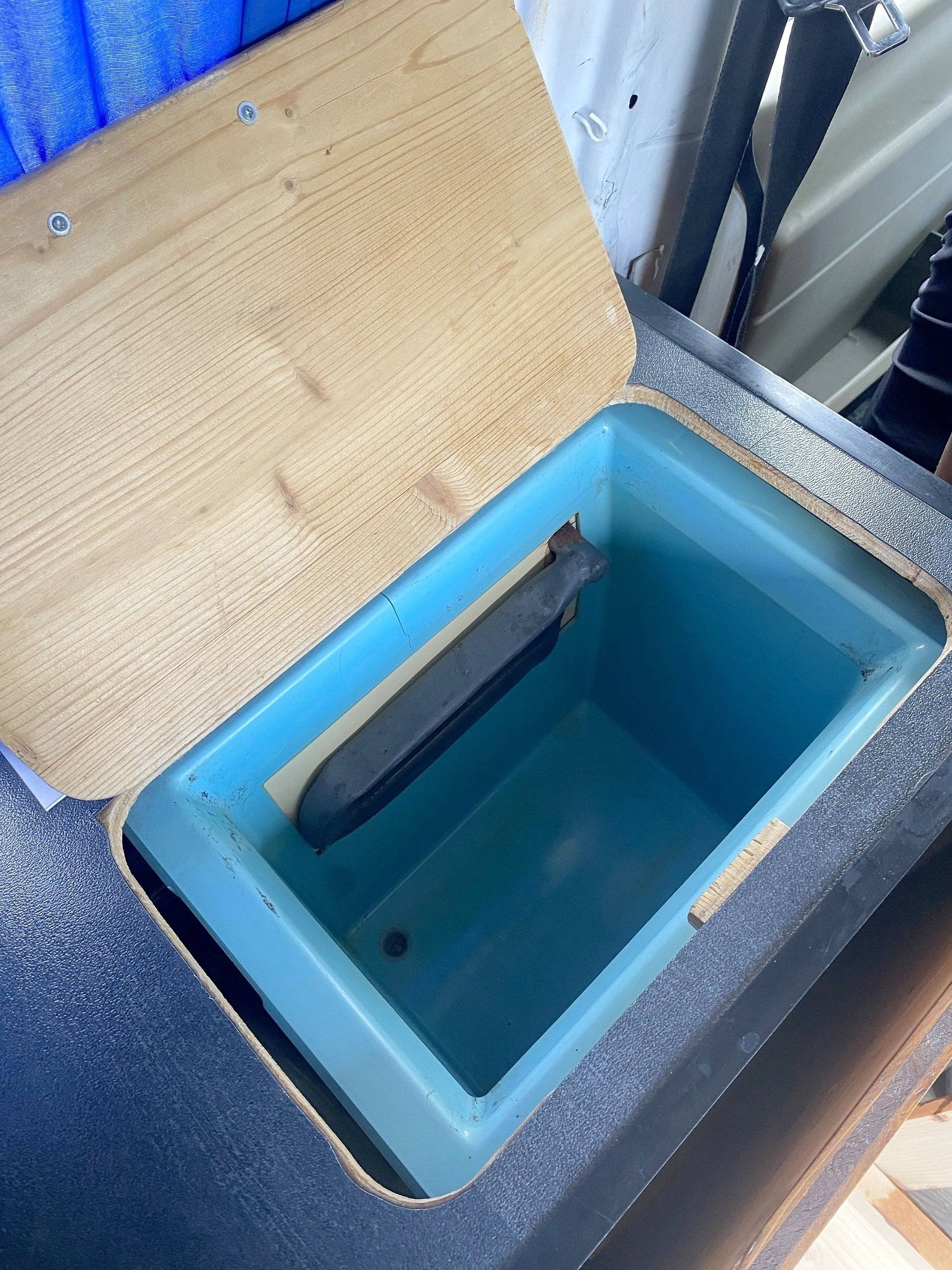 AMBUVAN T4 transporter