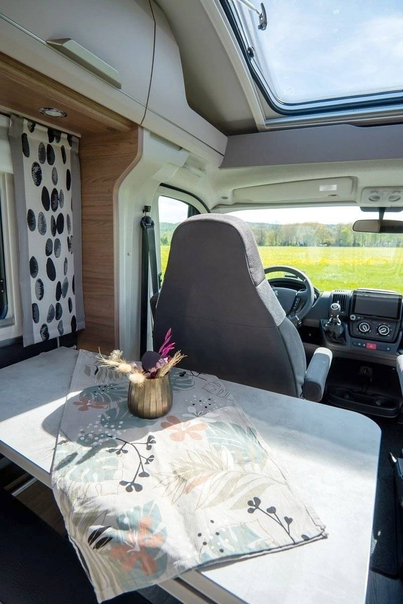 Área de jantar Peugeot Peugeot boxer - Yescapa