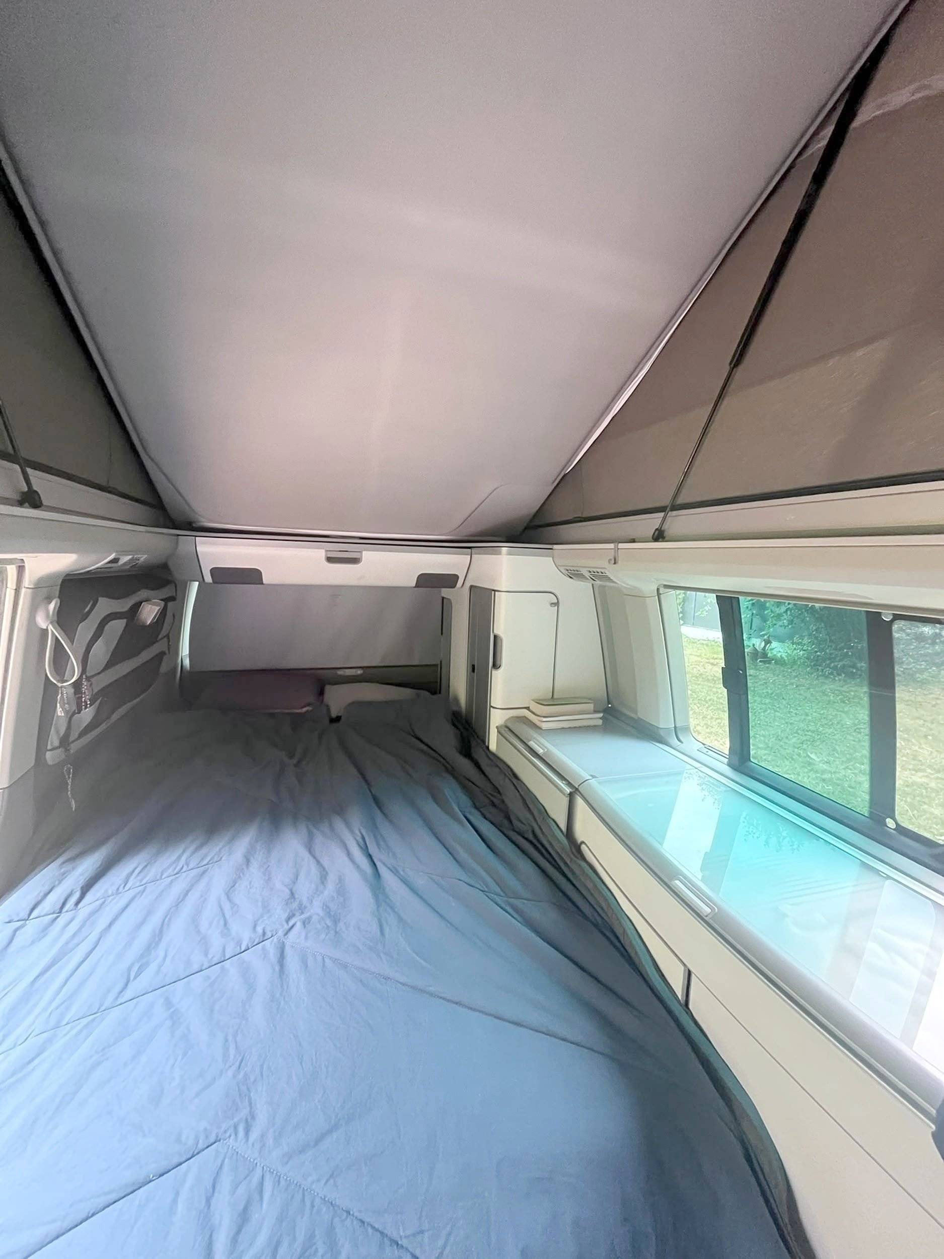 Couchages Volkswagen T5 2,0 l 180 ch - Yescapa