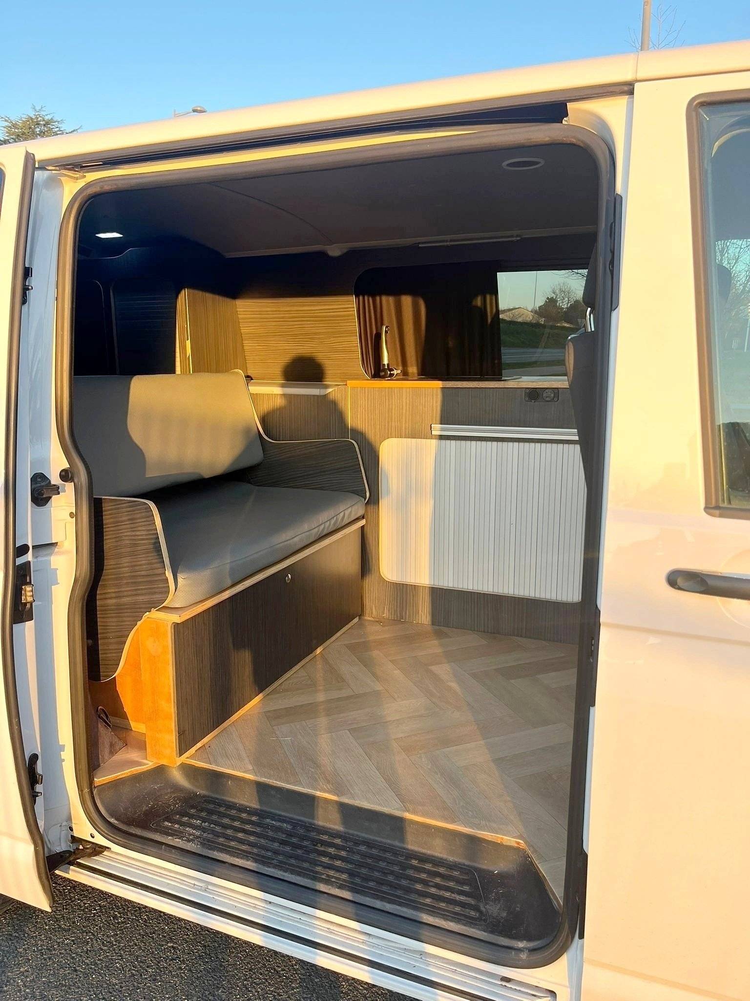 Dinette Volkswagen Volkswagen T6 Multivan - Yescapa