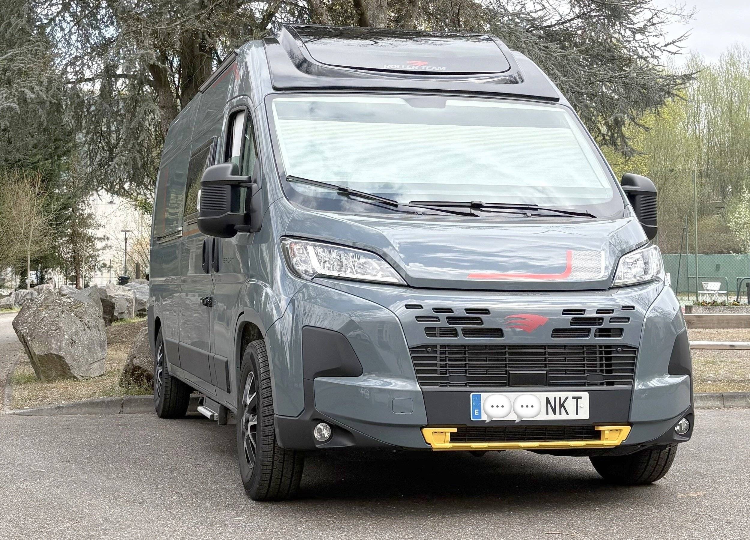 Vue avant de 3/4 Fiat Ducato - Yescapa
