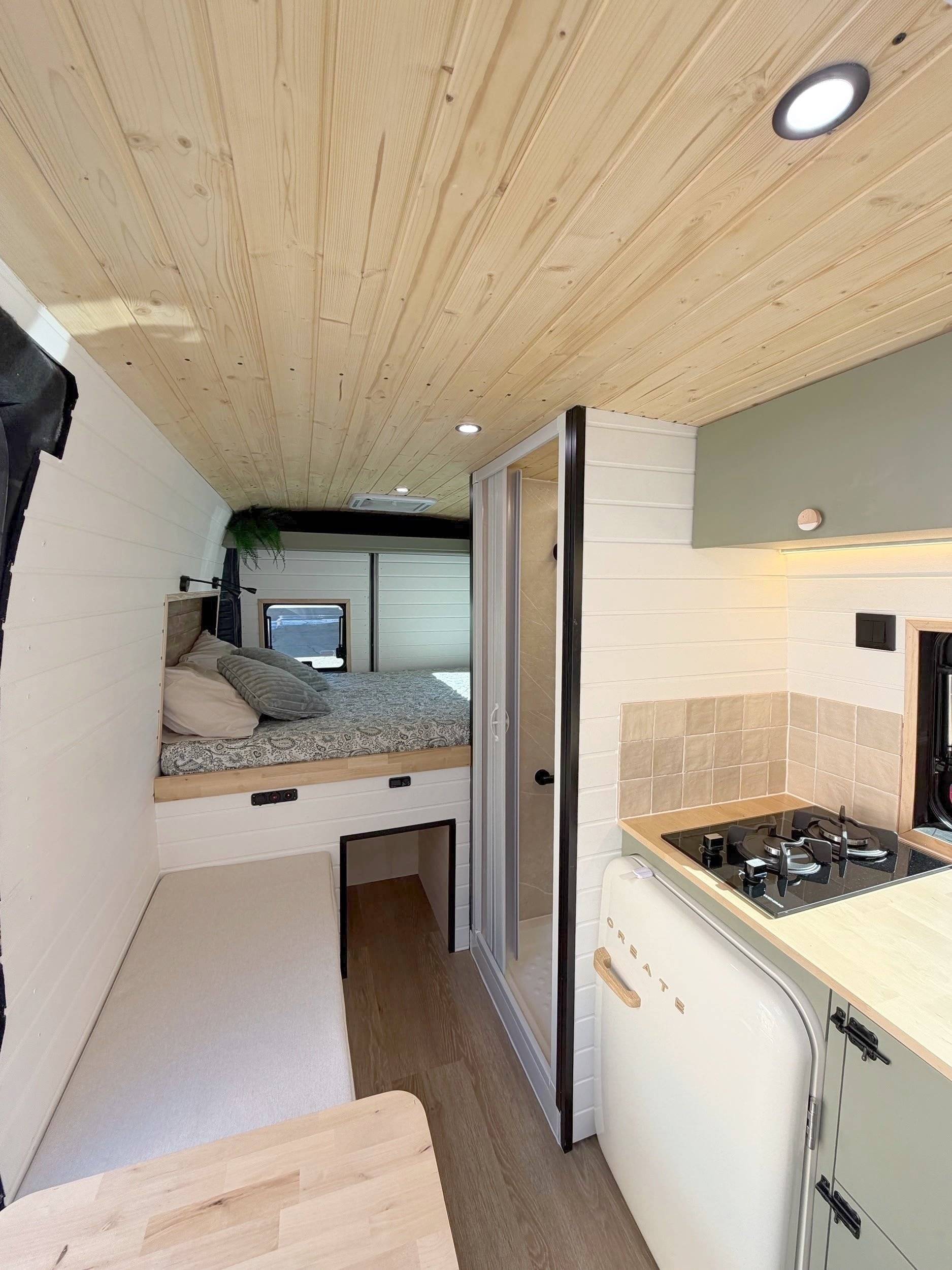 Dining Area Citroën Jumper 2,2 l 130 ch - Yescapa