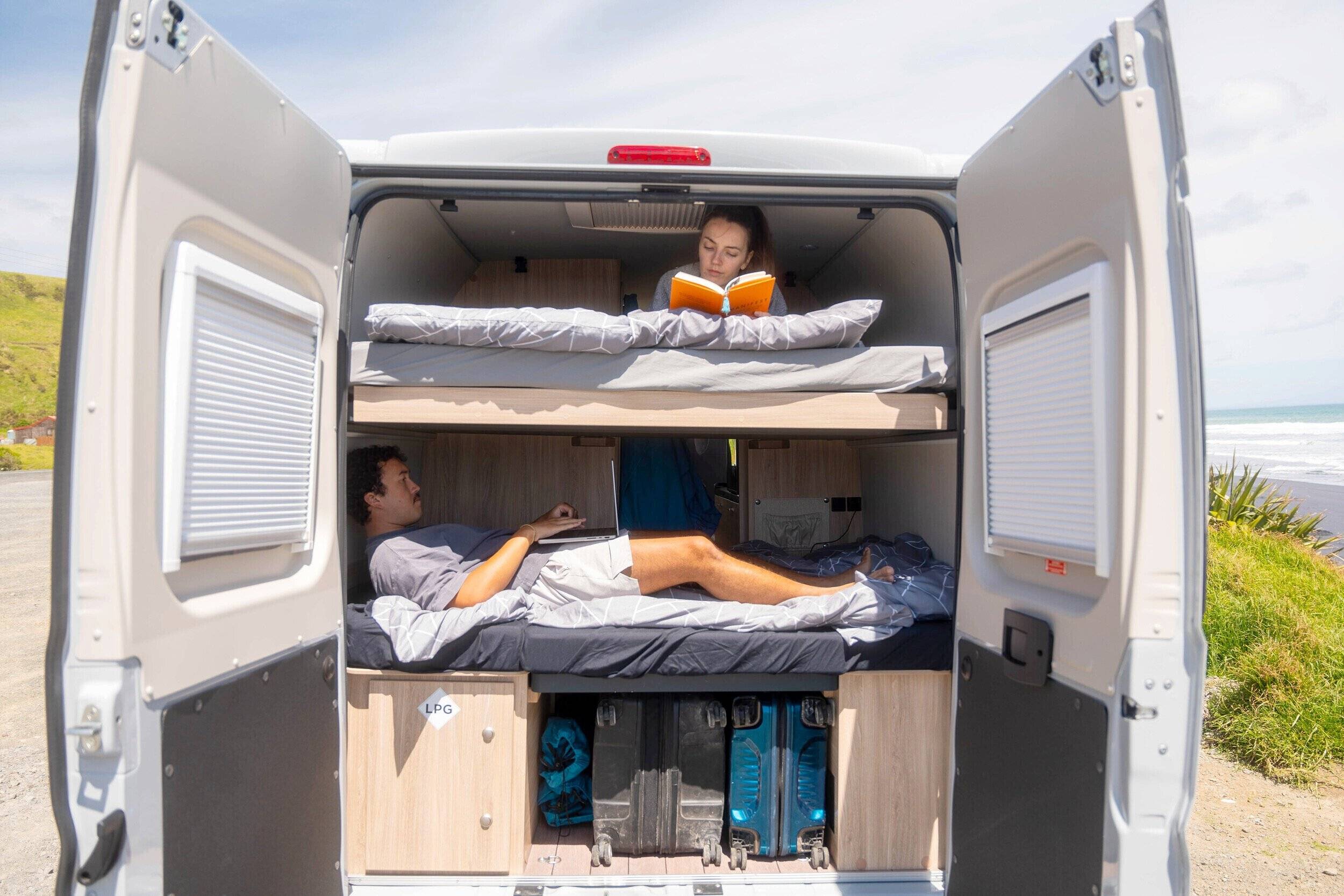 Eethoek Oc Active Bunk 4 Manual Base Oc Active Bunk 4 Manual Base - Yescapa