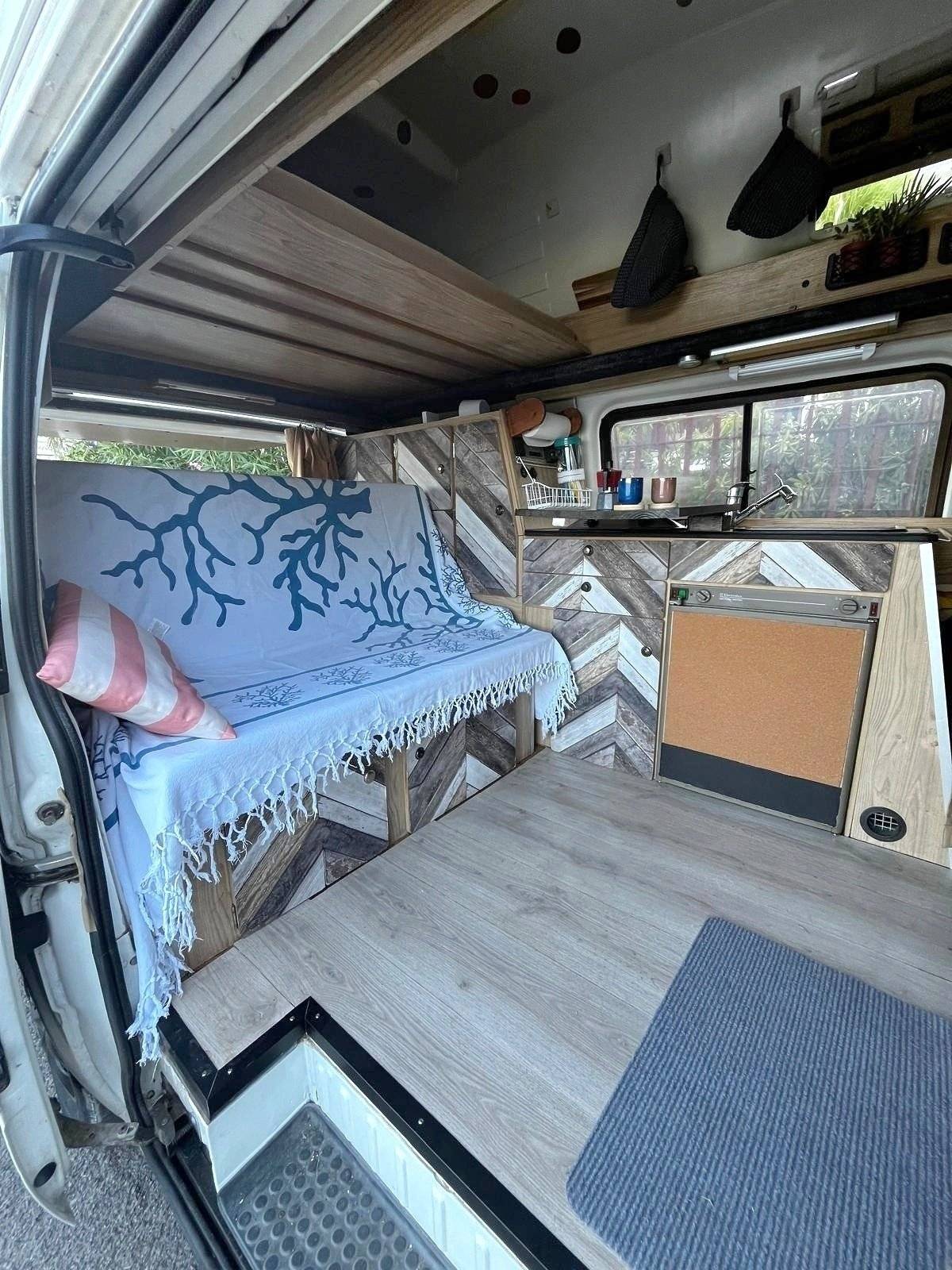 Eethoek Ford Ford Transit - Yescapa