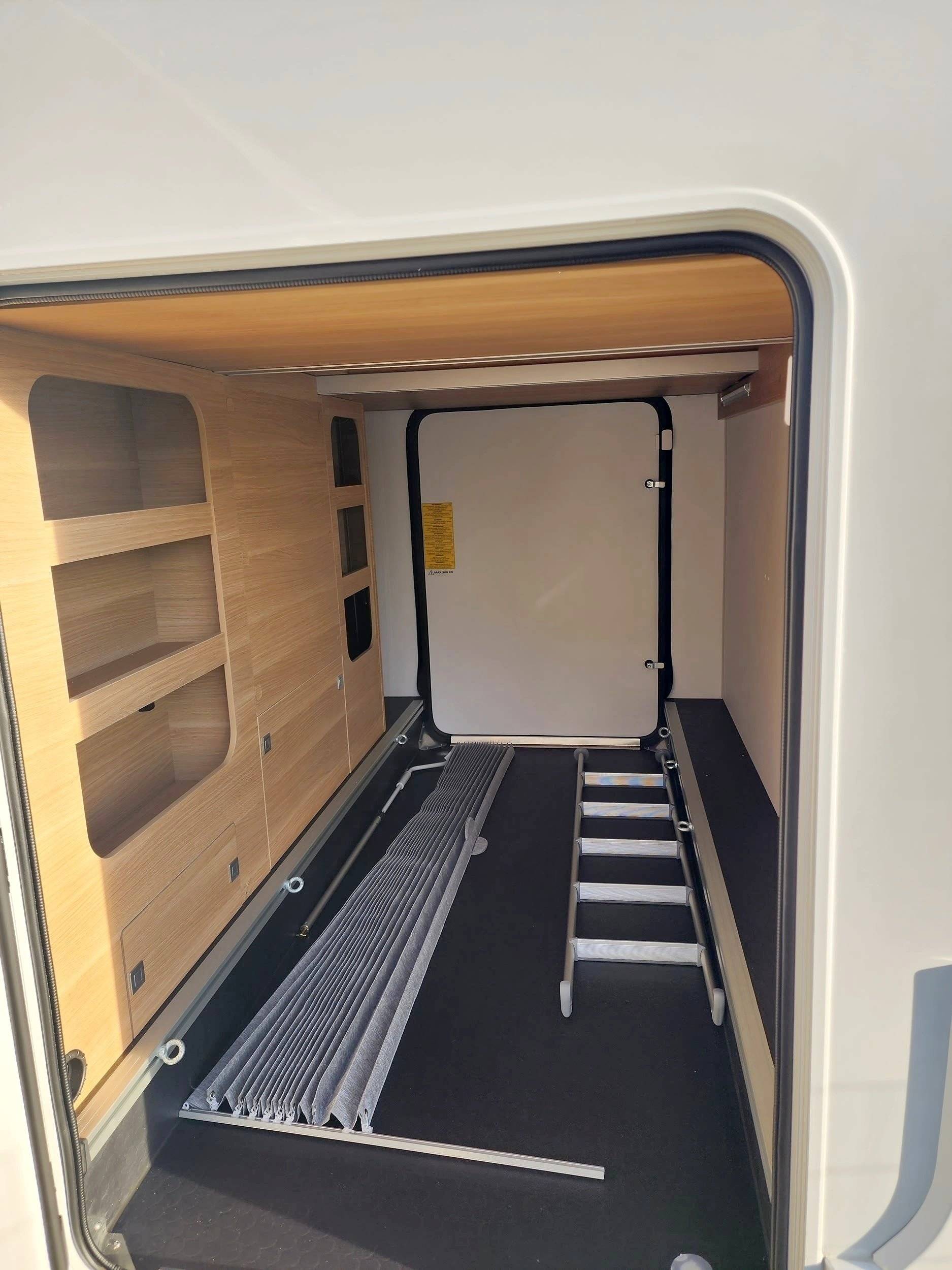 Adria Adria Matrix Axess 650 DC