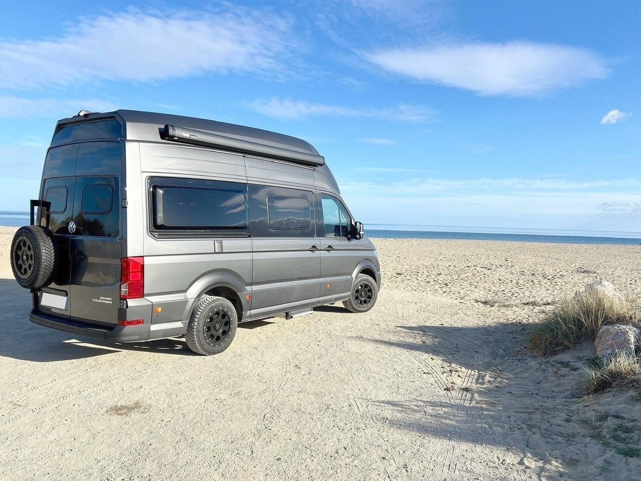 Voorkant 3/4 Volkswagen Volkswagen Grand California - Yescapa