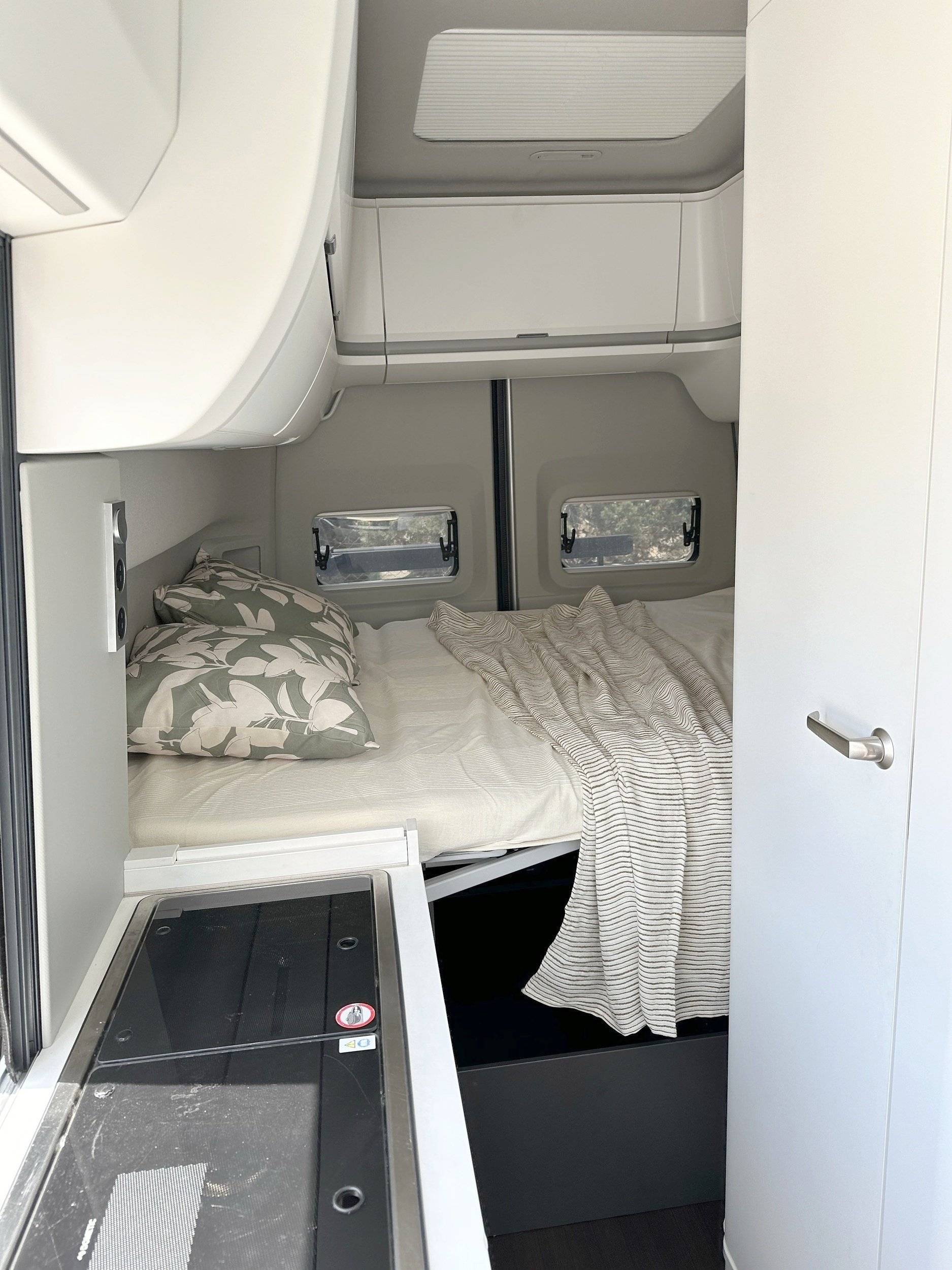 Berth Volkswagen Crafter 2,0 - Yescapa