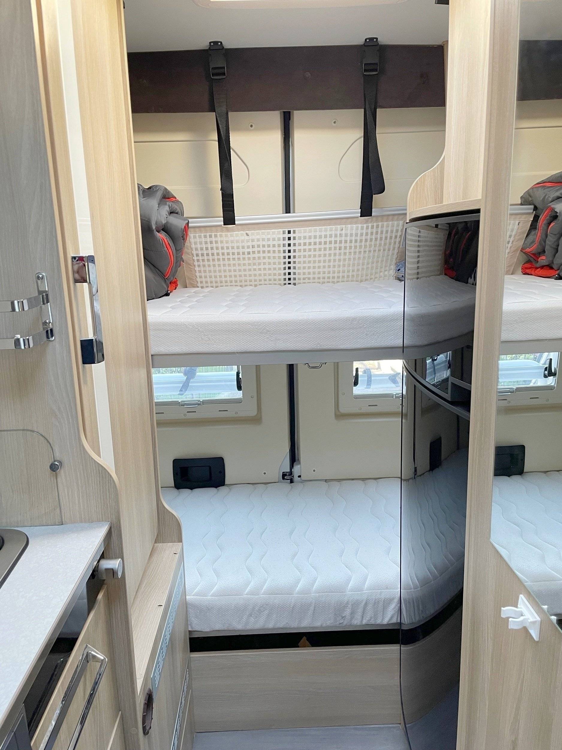 Dreamer Dreamer Family Van