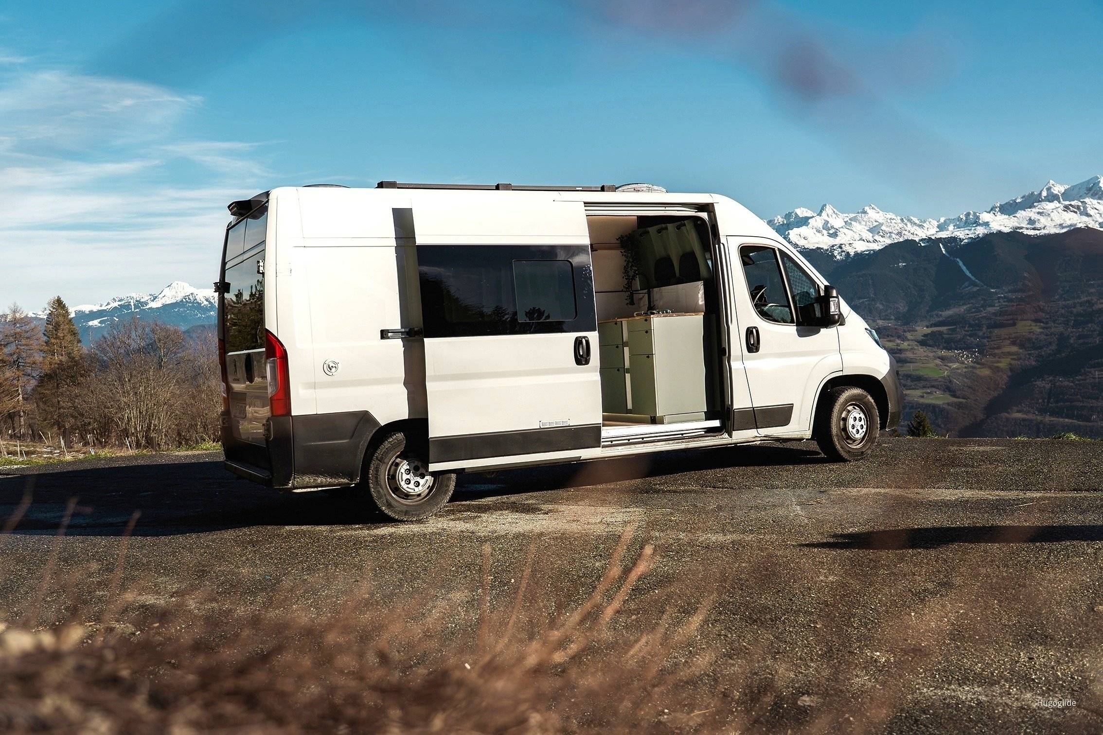 schräge Vorderansicht Peugeot Boxer 140 CV 2,2L - Yescapa