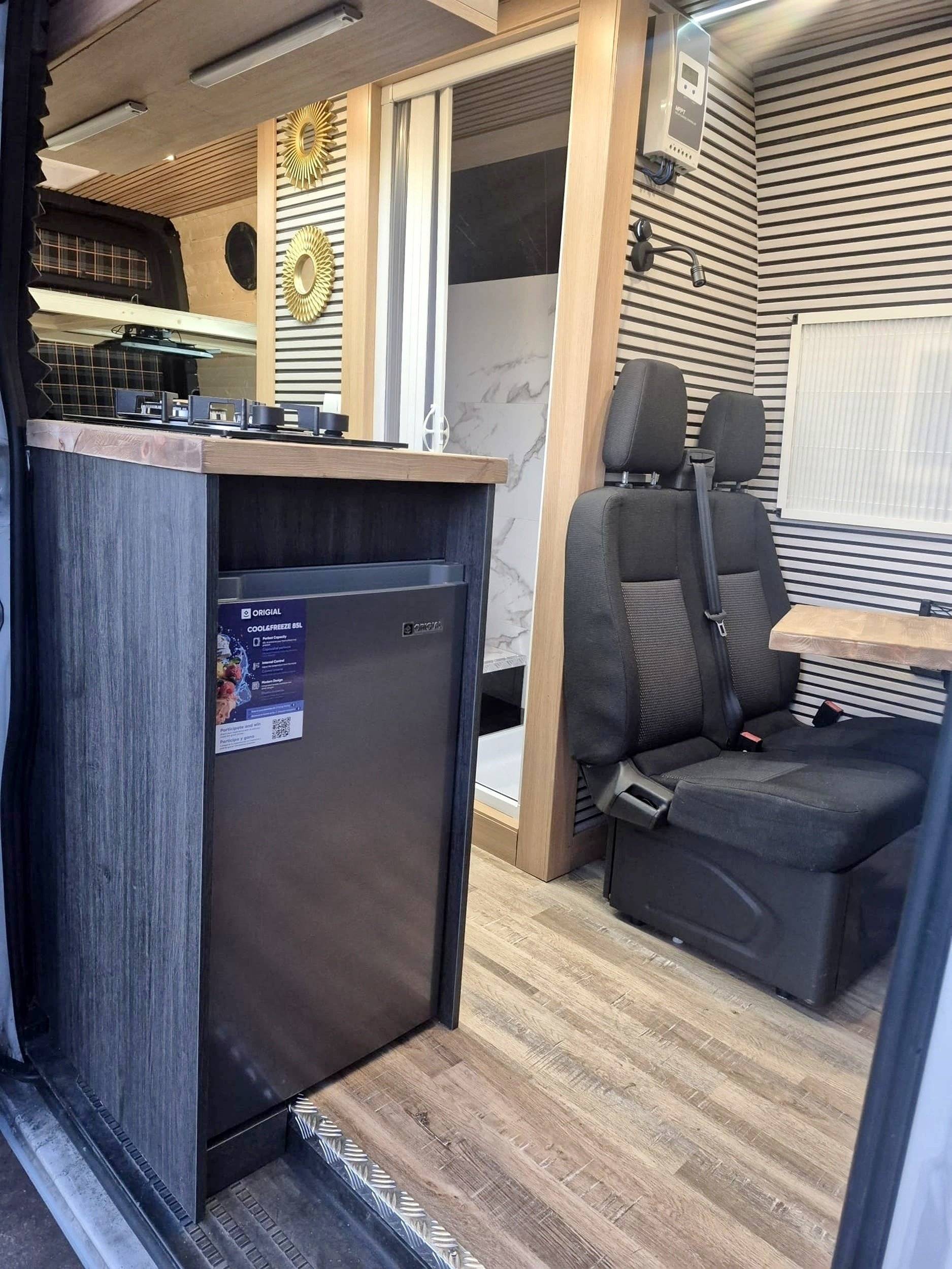 Dinette Volkswagen Crafter 2,0 l 102 ch - Yescapa